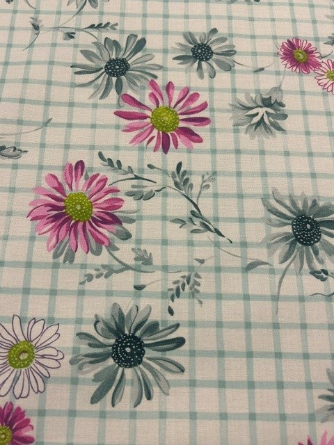 Designers Guild - Cosmos Damson - 100% Cotton - 142cm