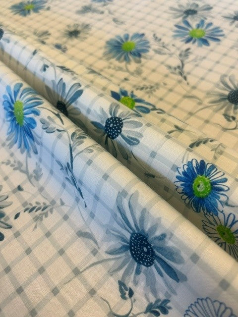 Designers Guild - Cosmos Cobalt - 100% Cotton - 138cm