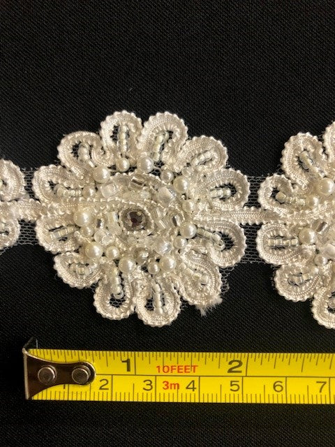 Ivory Daisy Trim with Pearl & Bead