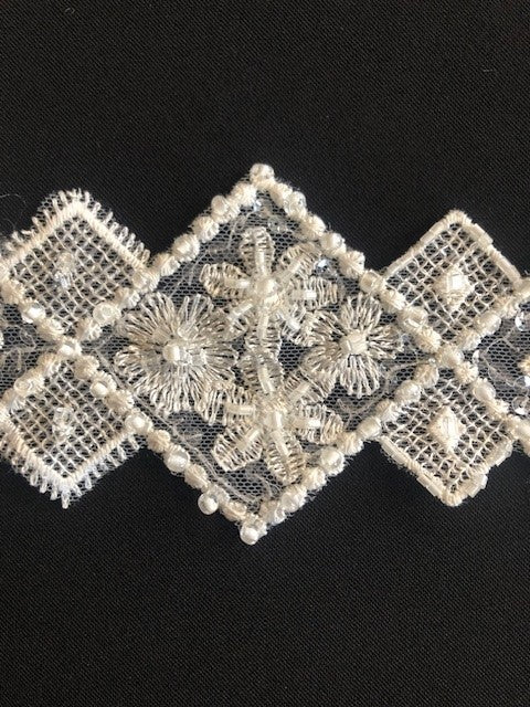 Ivory Beaded Diamond Shaped Edging 8cm Wide