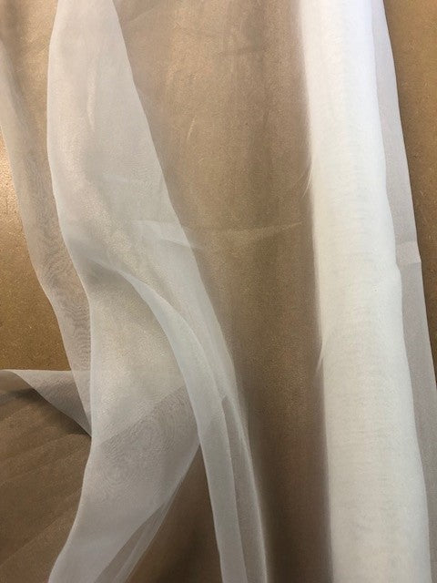 Ivory Matt Organza. 70g/m2, 100% Polyester. Roll Size: 3m