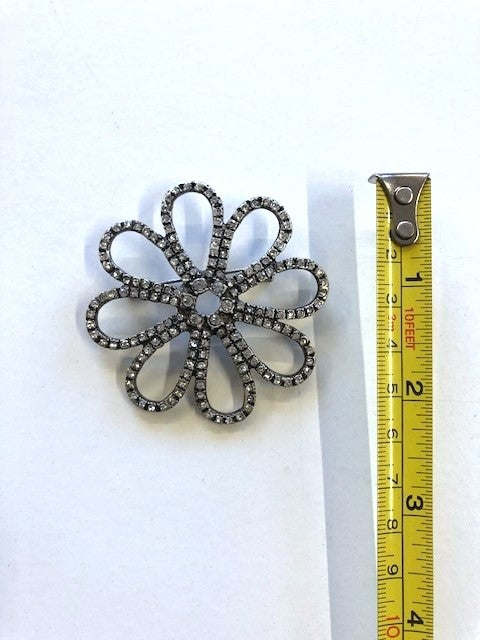 Daisy Crystal brooch - 6cm wide - Deadstock fabric on AmoThreads