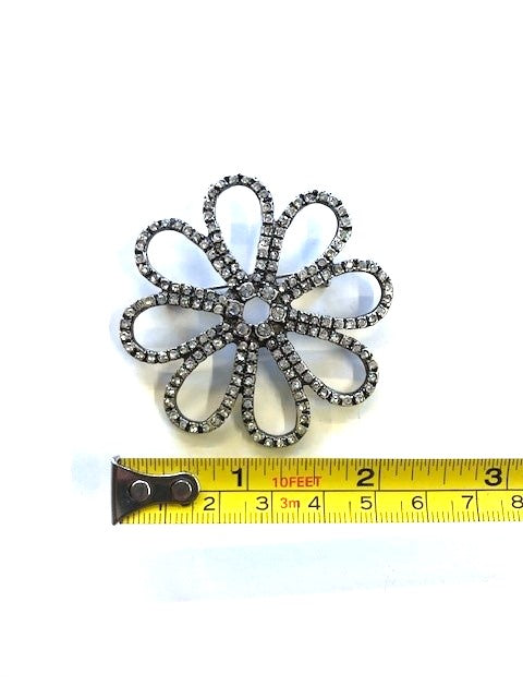 Daisy Crystal brooch - 6cm wide - Deadstock fabric on AmoThreads