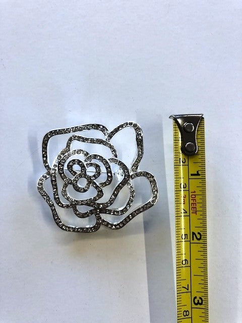 Rose Crystal brooch - 5cm wide - Deadstock fabric on AmoThreads