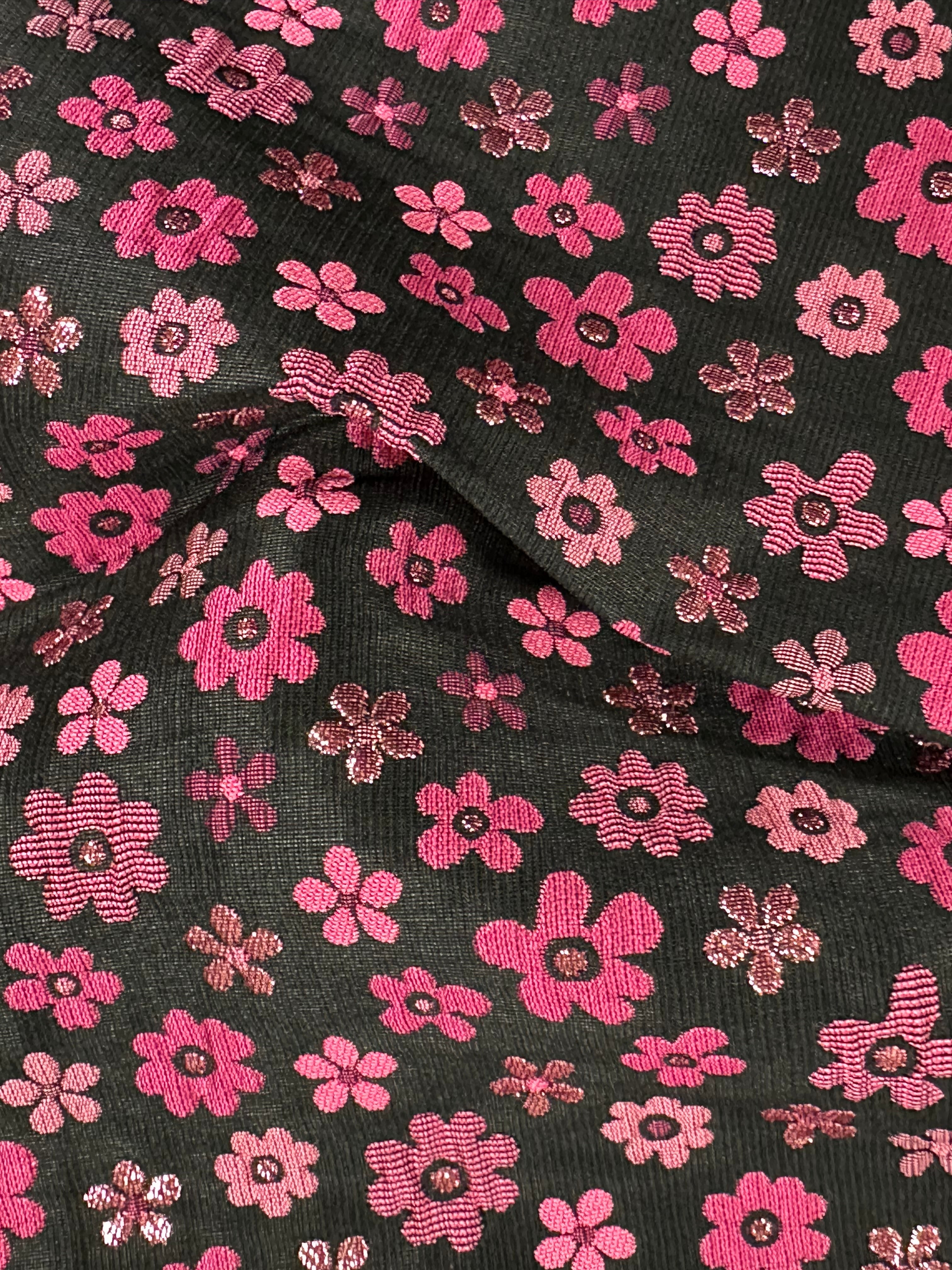 Contemporary Floral Fabric – Pink 76% Polyester, 15% Cotton, 9% Metallic – 148 cm Wide
