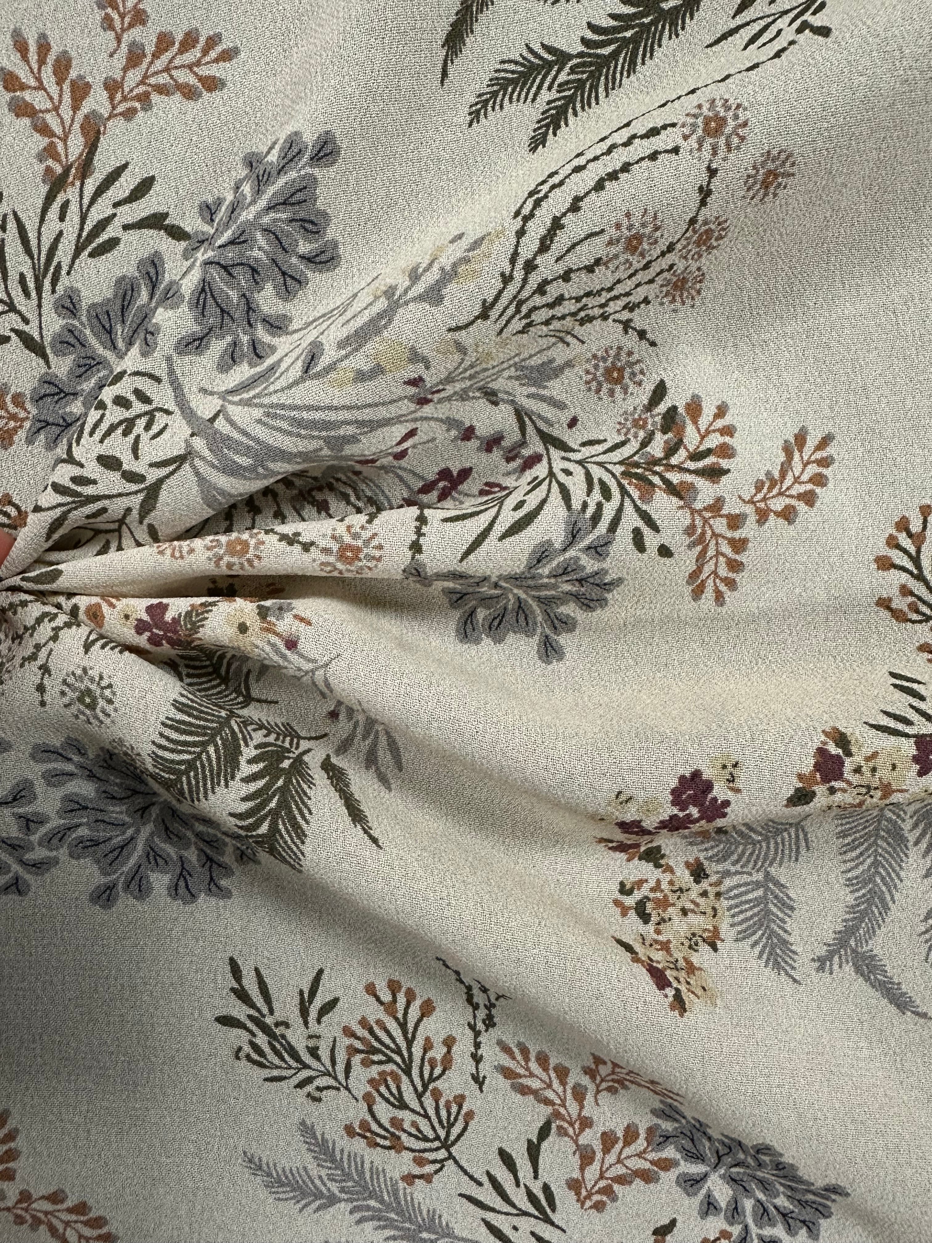 Cream Floral Viscose Fabric – 100% Viscose, 130cm Wide