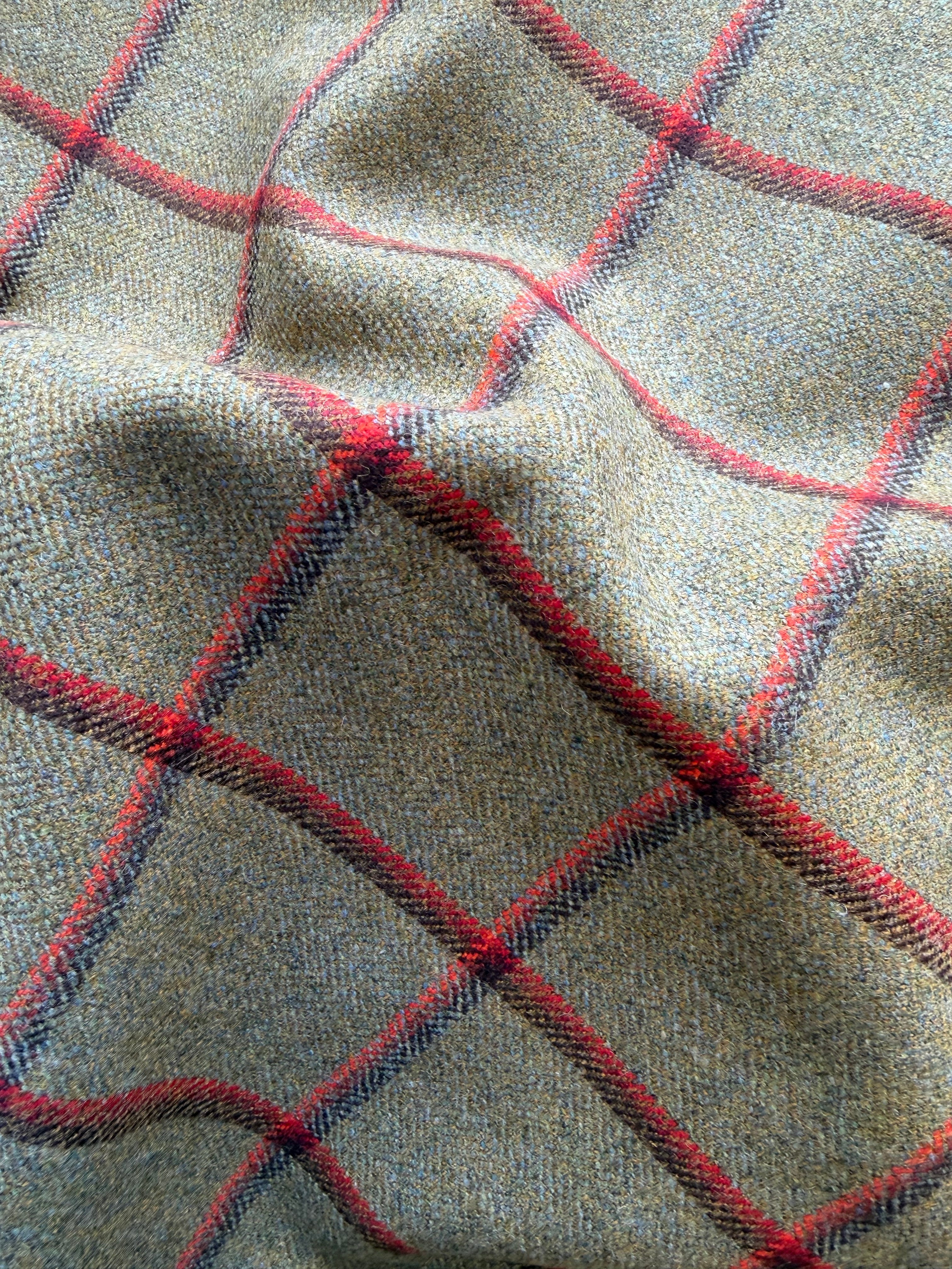 Olive Green Wool Fabric Remnant with Scarlet & Brown Lattice Design – 100% Wool 115cm