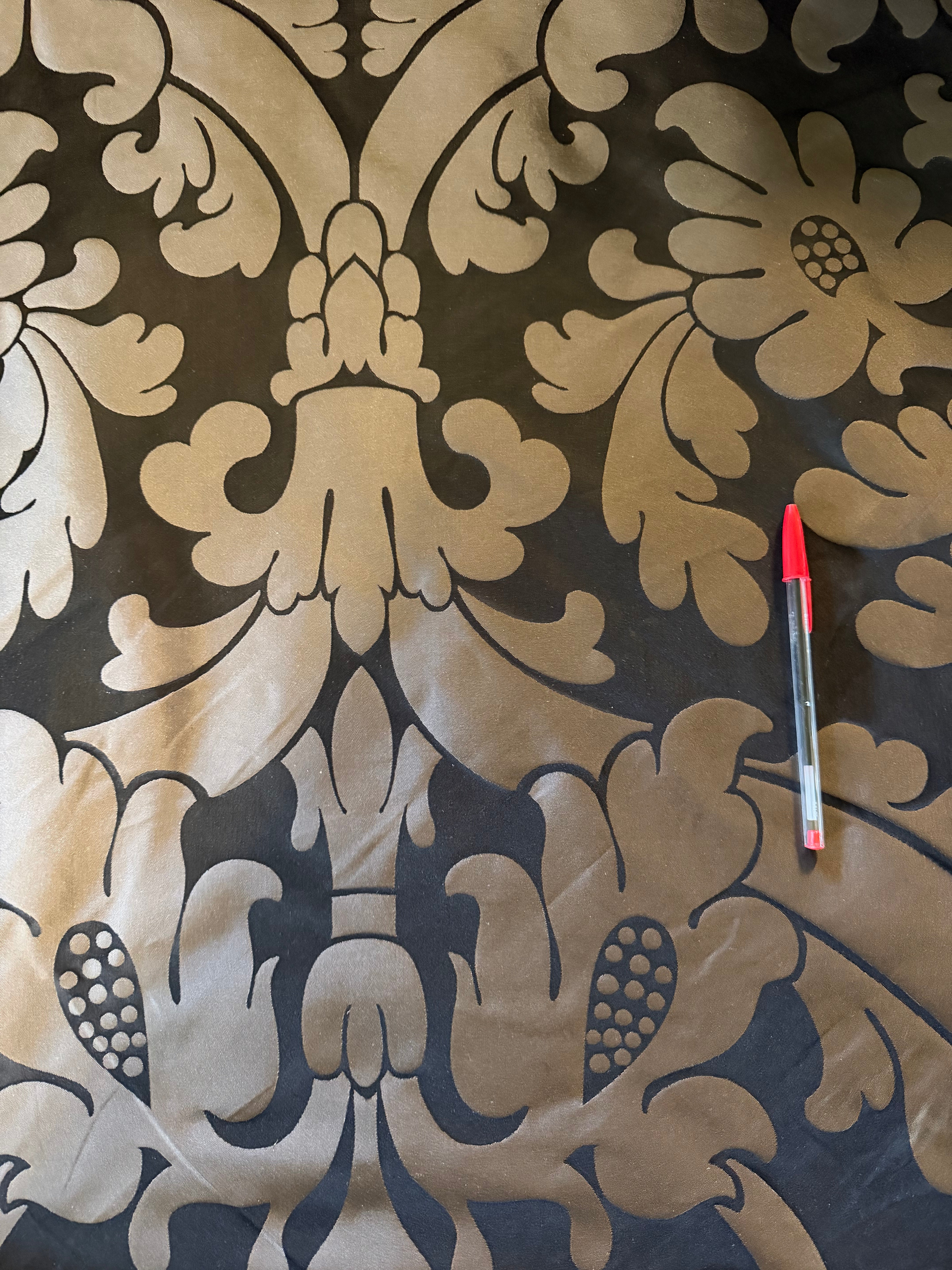 Silk Jacquard Damask Fabric – Buckingham Palace Inspired – 137cm