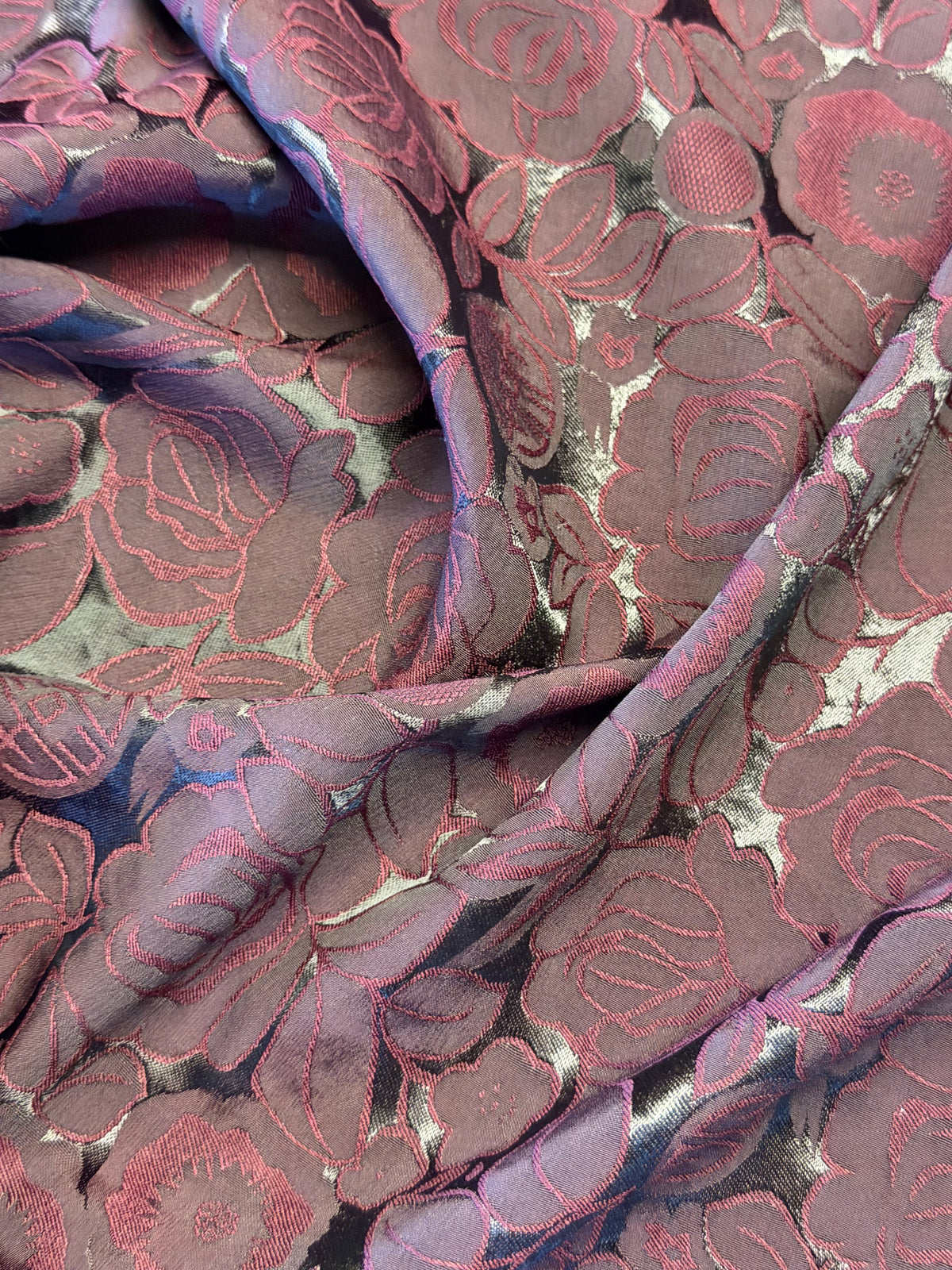 Burgundy Jacquard Fabric – 100% Polyester – Floral & Leaf Design – 140 cm Wide
