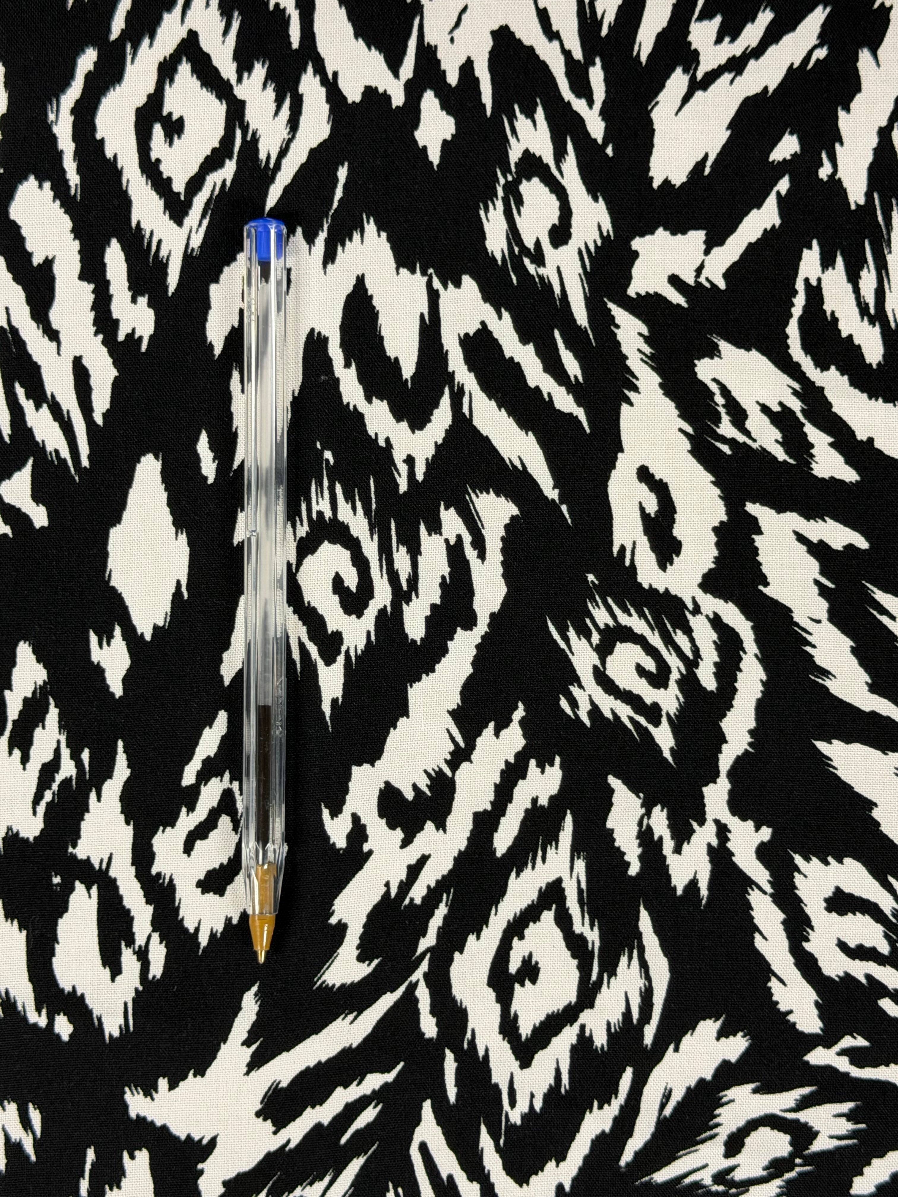 Italian Abstract Viscose Fabric – Black & White Contemporary Design – 140 cm Wide