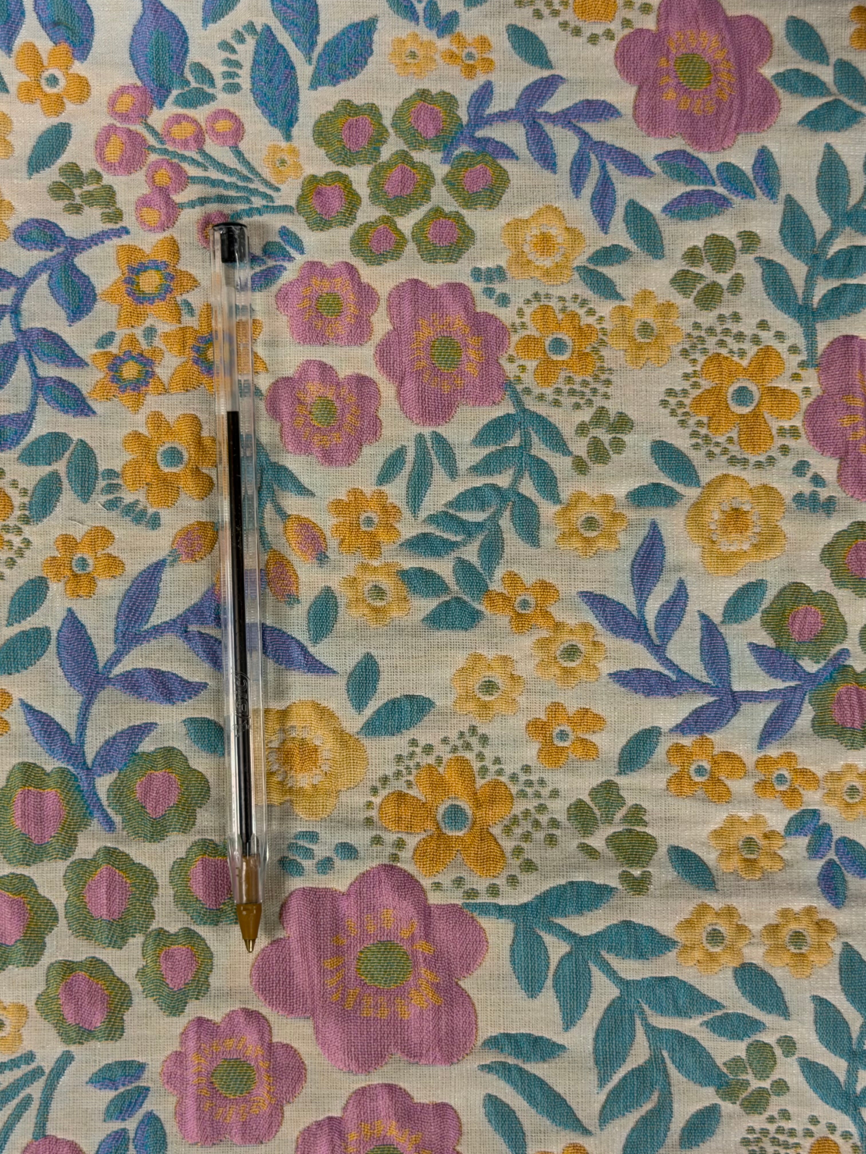 Multicoloured Floral Jacquard Fabric – 87% Polyester, 13% Cotton – 148 cm Wide
