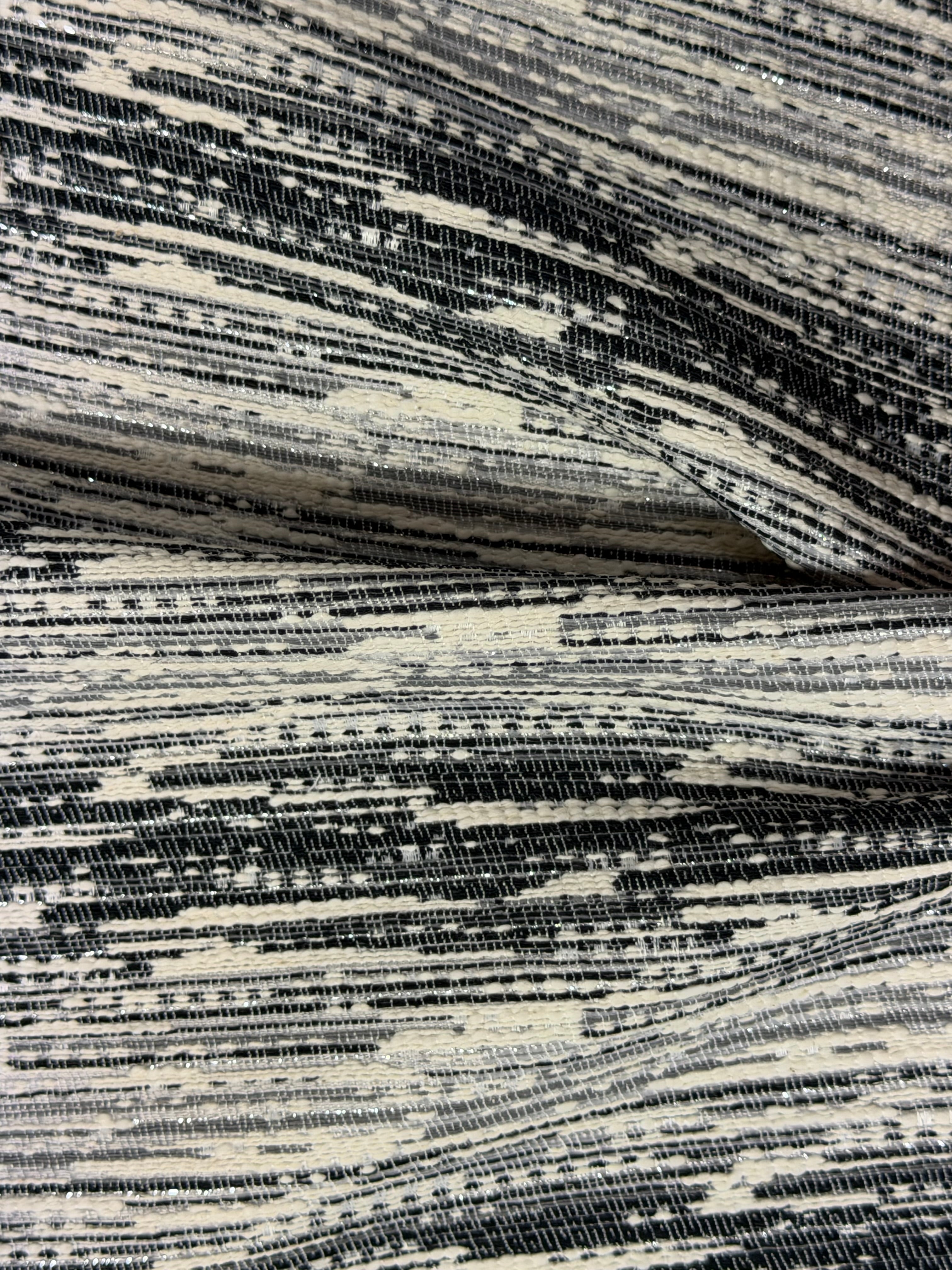 Contemporary Black & Ivory Lurex Fabric – 146 cm Wide