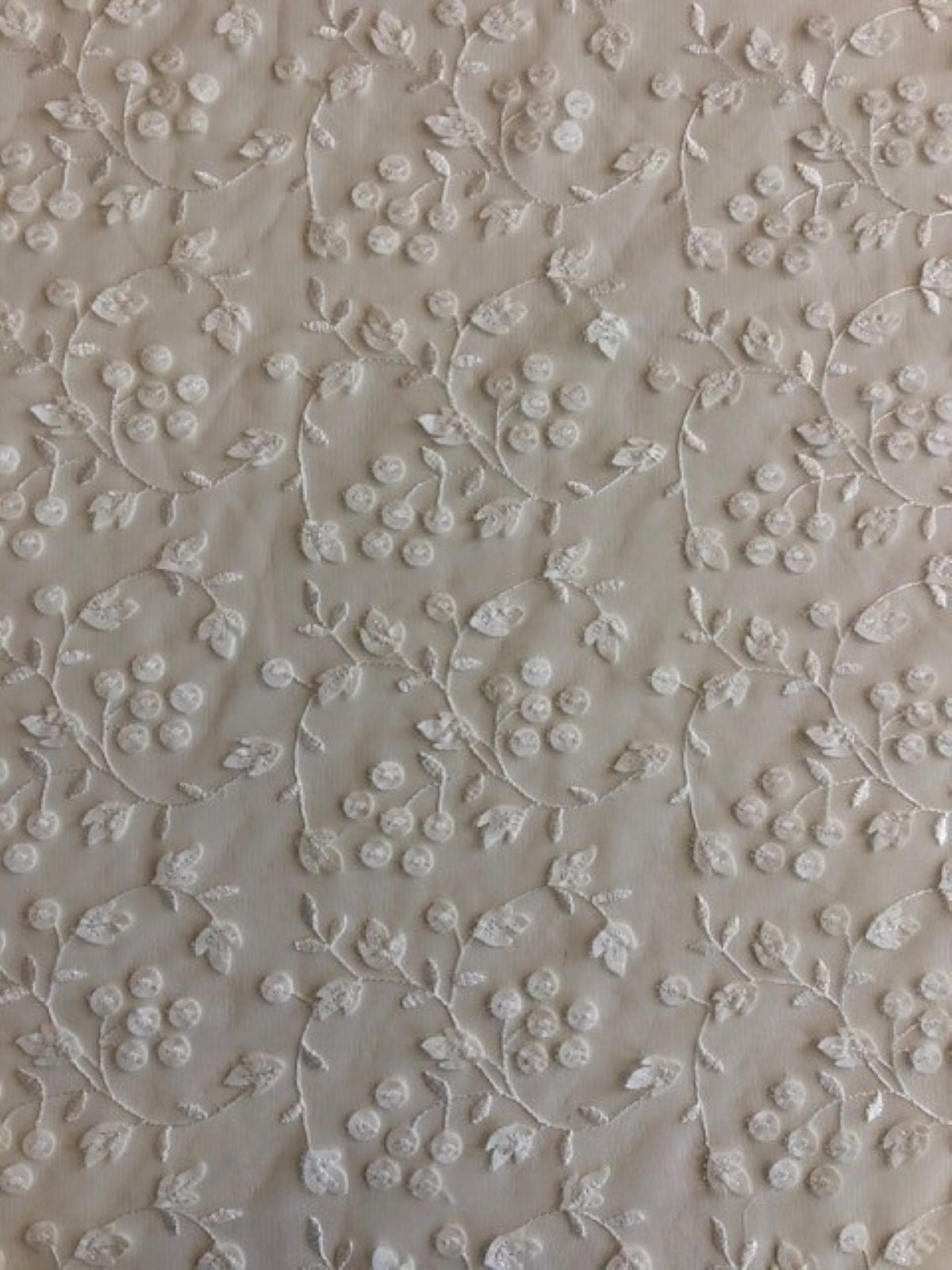 Ivory Laser Cut Trailing Leaf & Berry