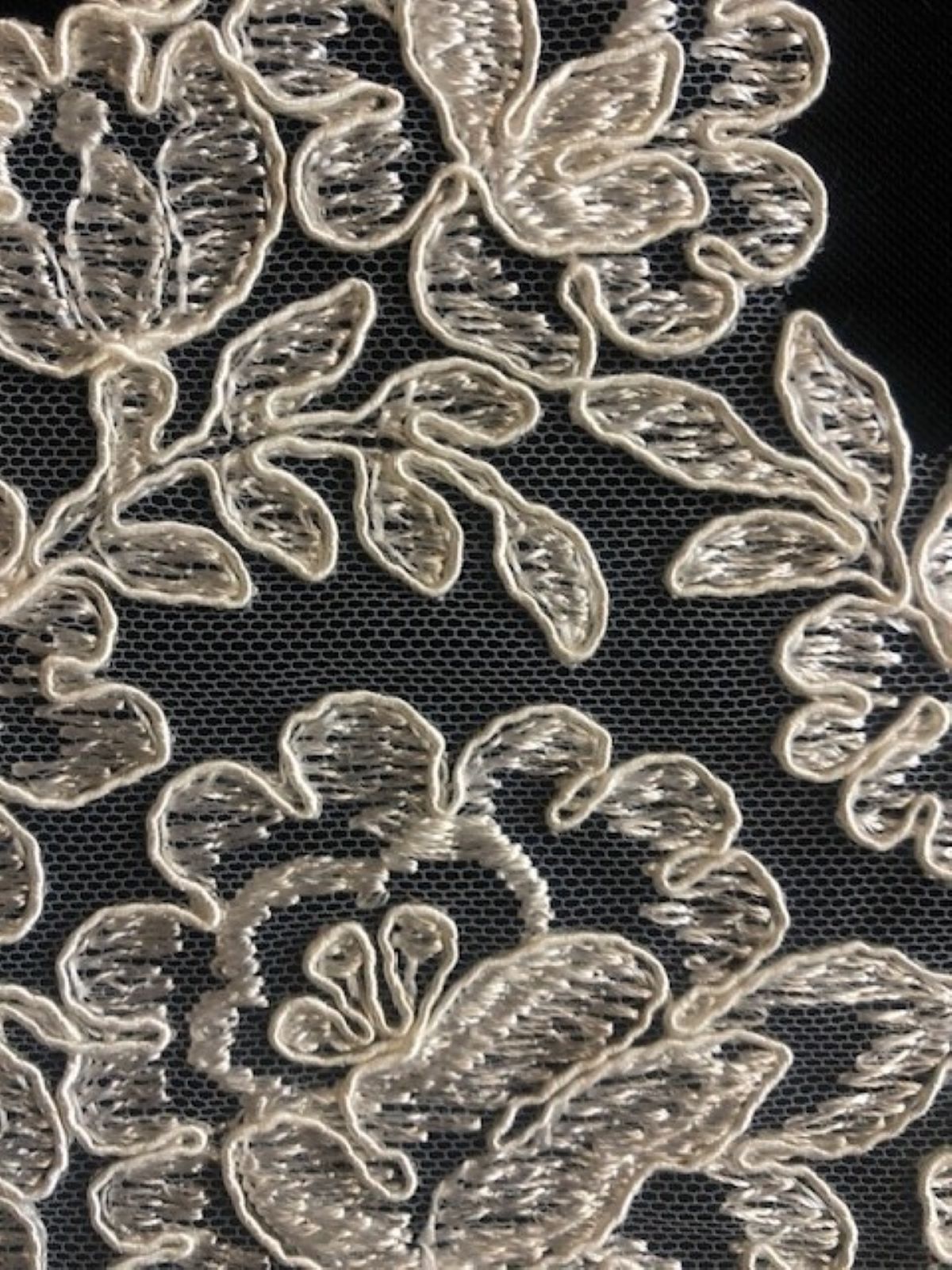 Ivory Corded Edging 16cm Maximum Width