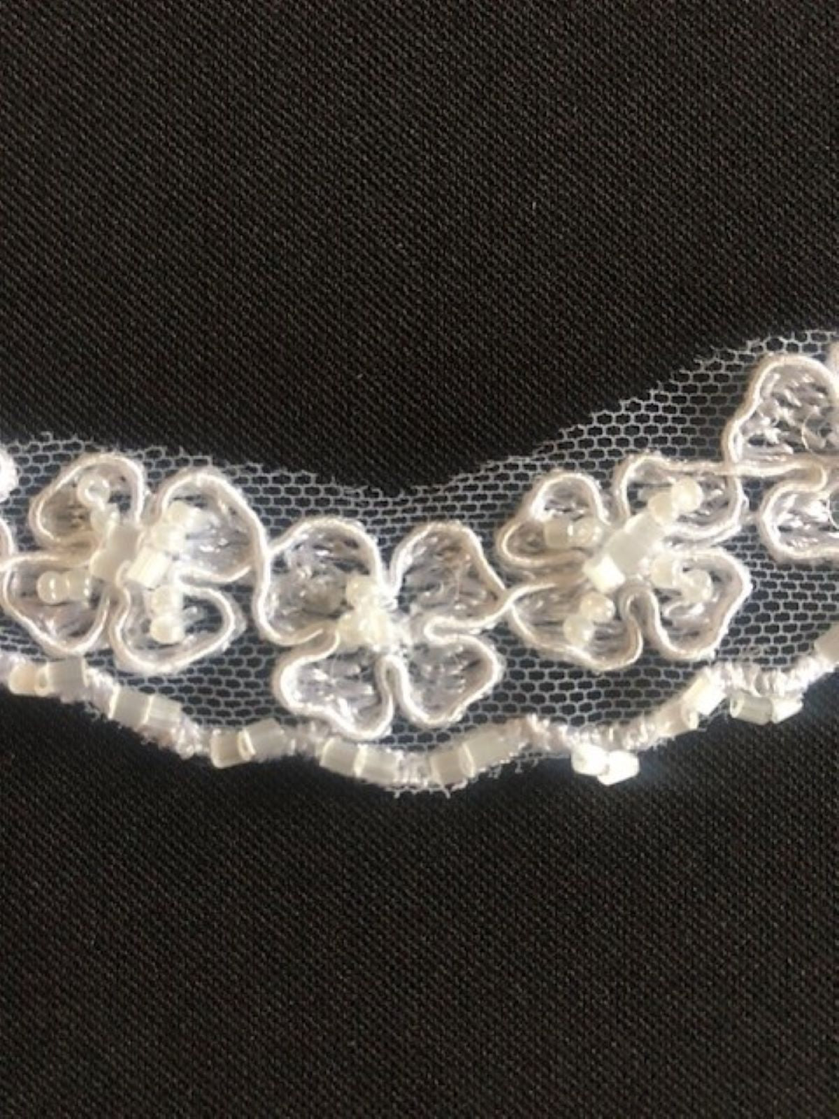 White Clover Design Beaded Edging, 2cm Wide