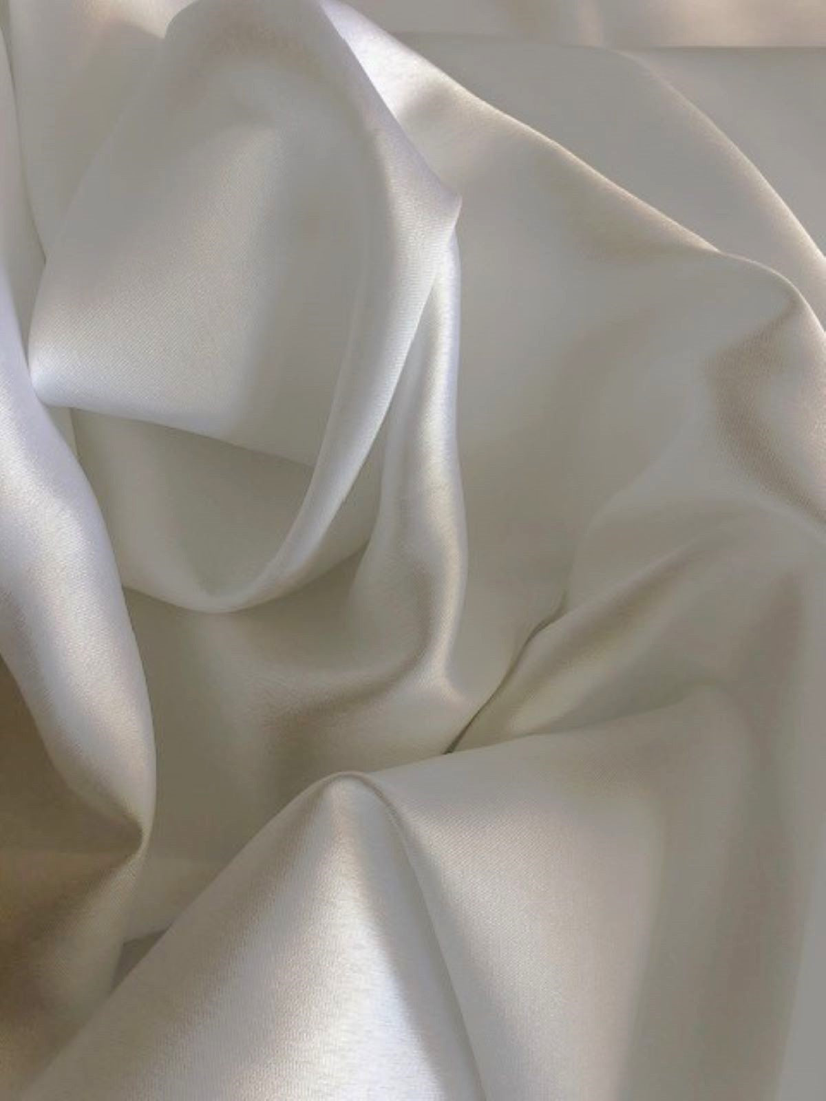 White Firm Handle Mikado – 145 cm Wide