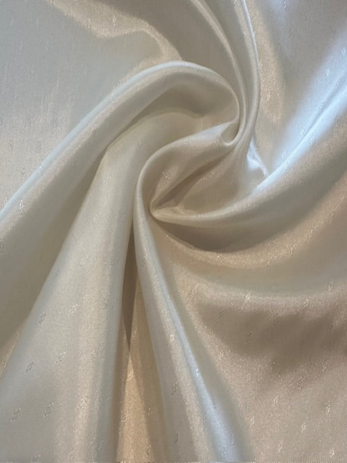 Cream Taffeta Lining with Self Coloured Diamond