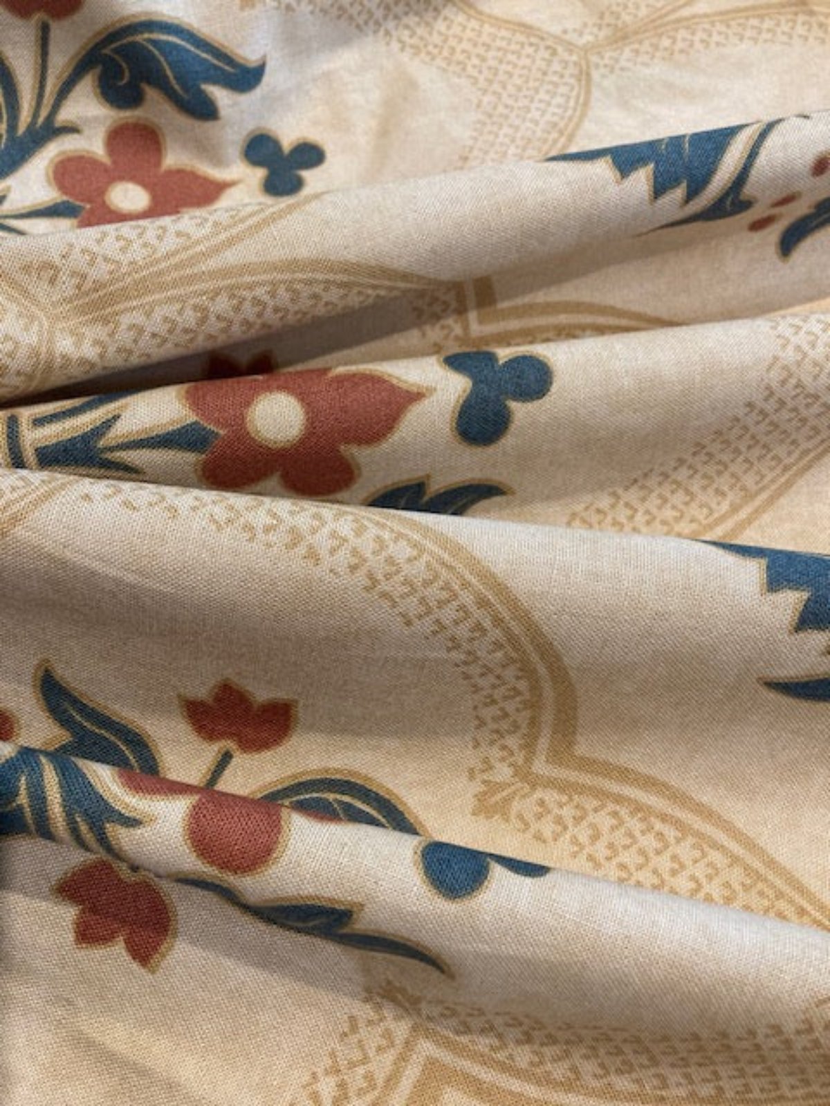 Bottle & Terracotta Gothic Design on Deep Cream " Zoffany - Gothic Flower"