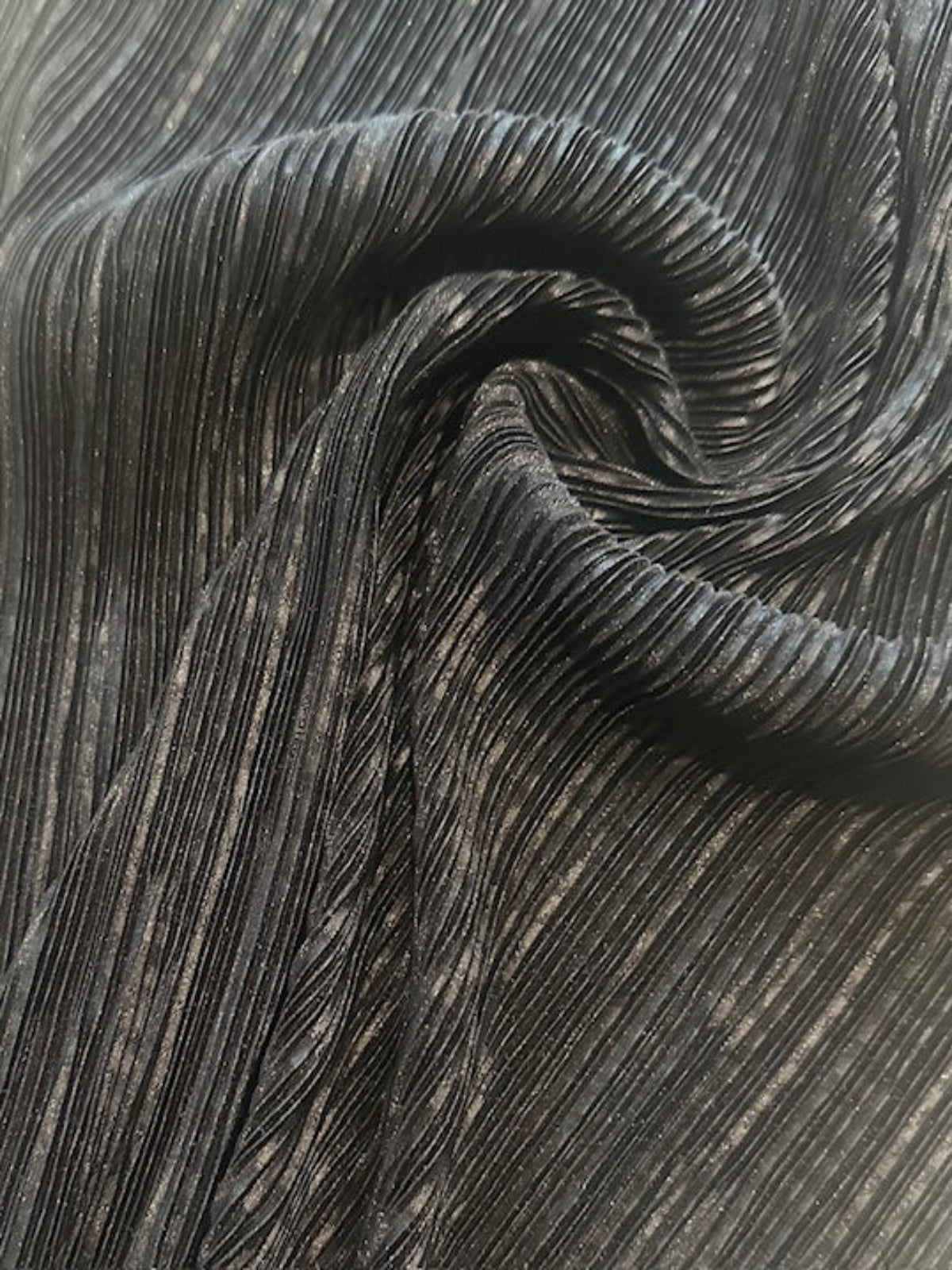 Black Permanently Pleated Top Weight