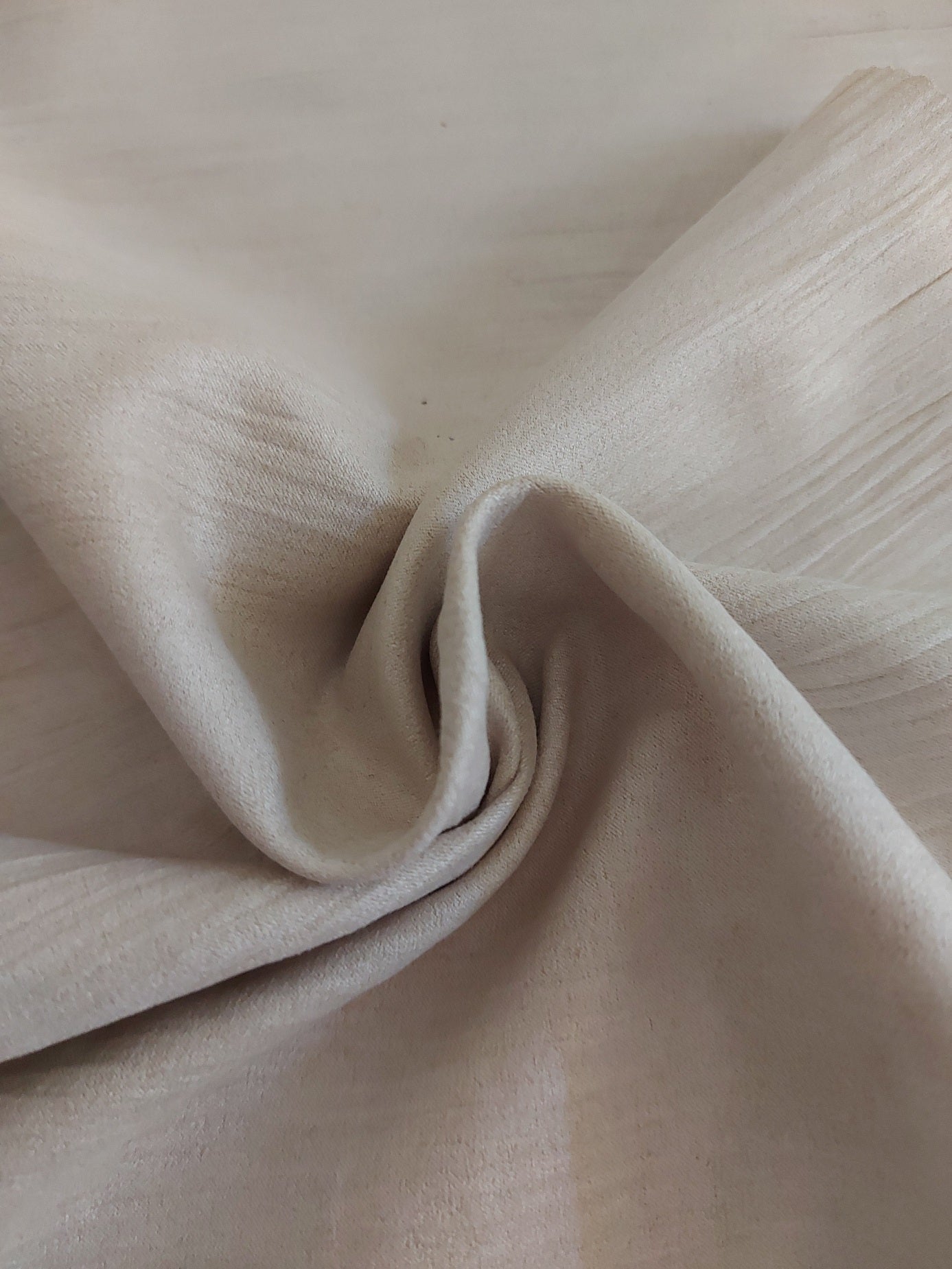 Cream Crinkle With Sheen One Side