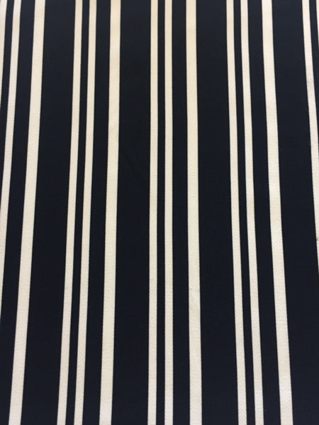 Black / White Graduated Side to Side Stripe on Textured Knit