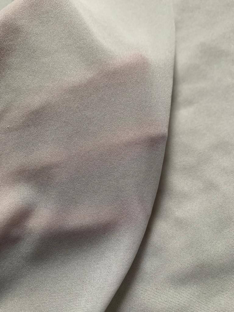 Light silver fine knit - Deadstock fabric on AmoThreads