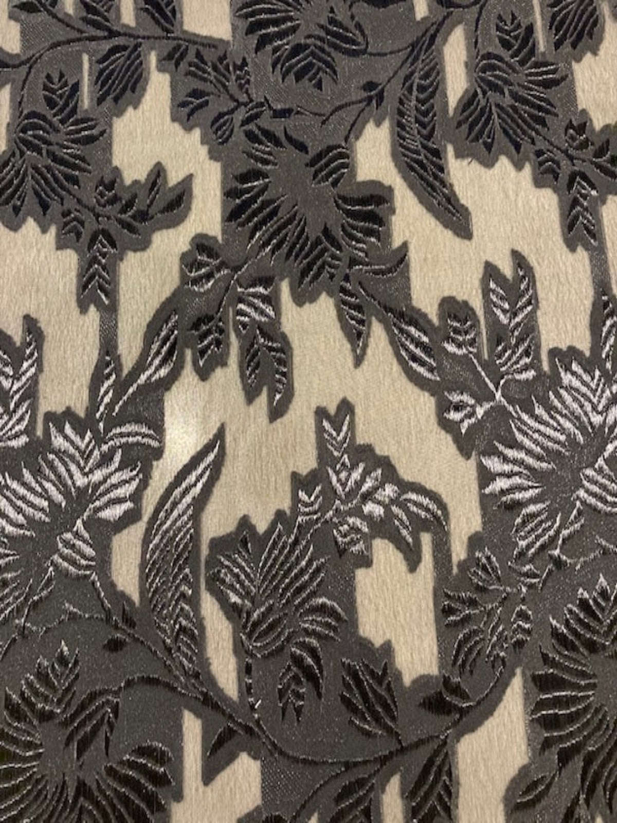 Black Trailing Flower Burn Out