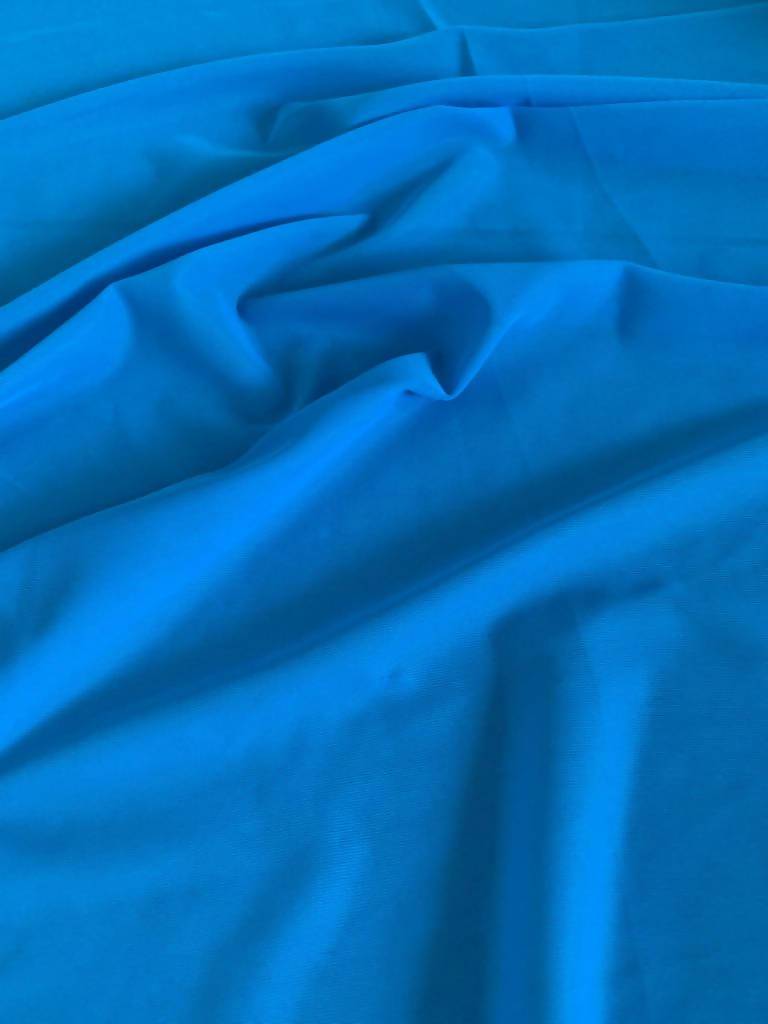 Bright Blue fine Knit - Deadstock fabric on AmoThreads