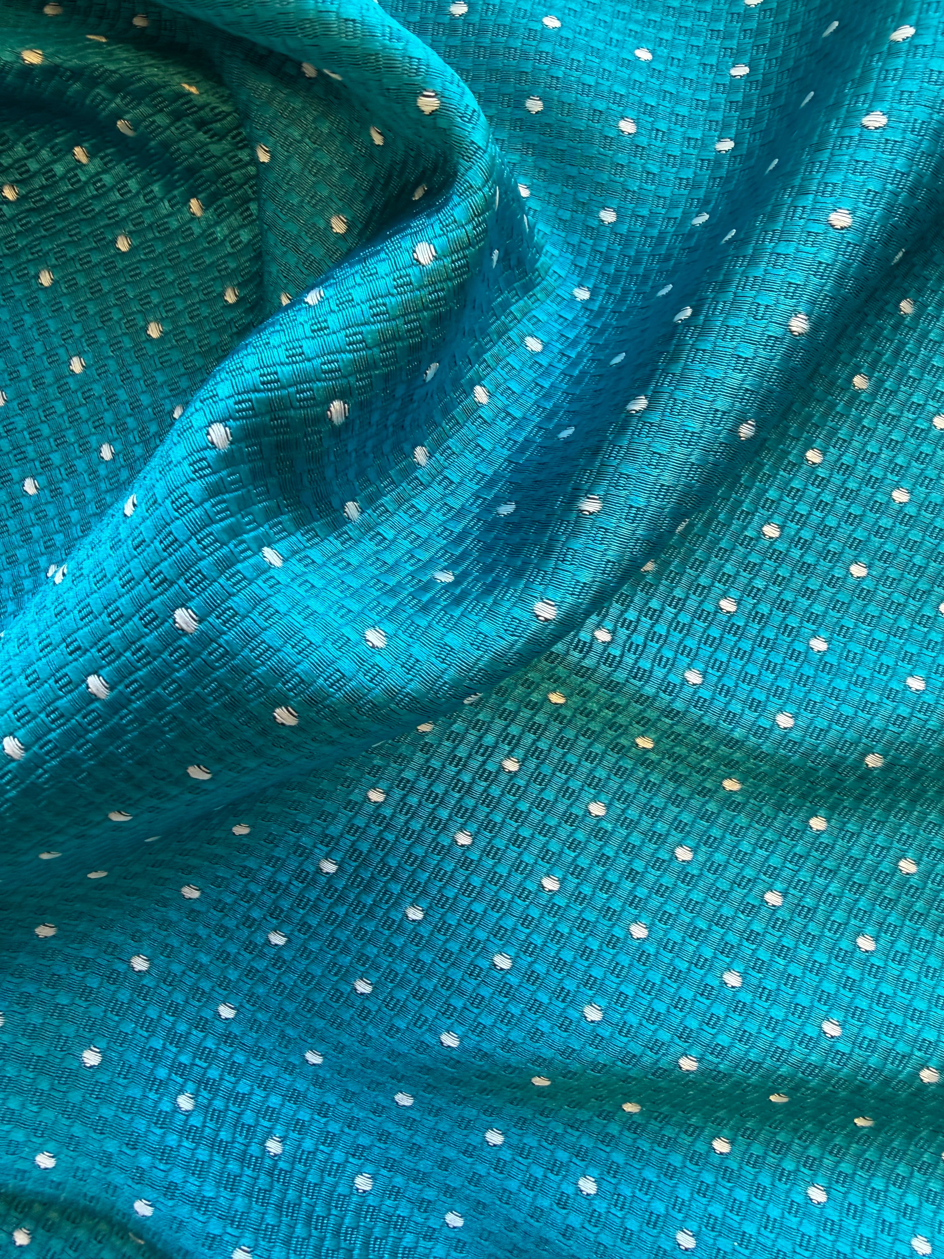 Jade Textured Woven Fabric with White Spot – 130 cm Wide