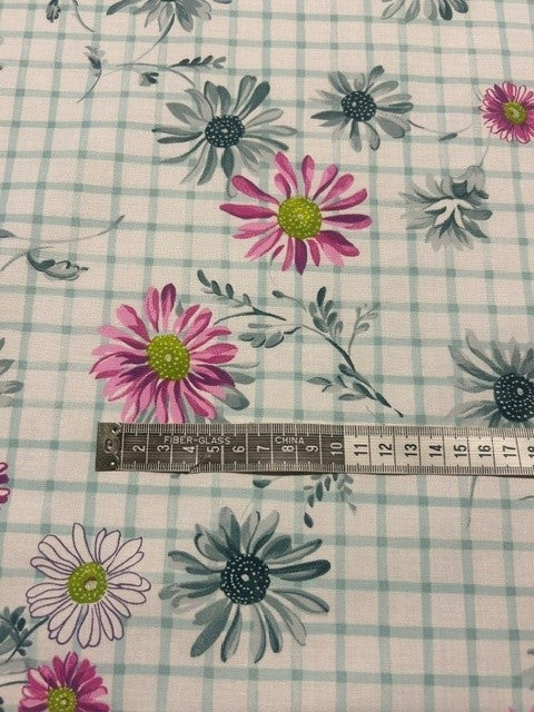 Designers Guild - Cosmos Damson - 100% Cotton - 142cm