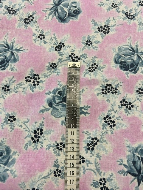 Designers Guild - Wild Rose Orchid - 100% Cotton - 142cm