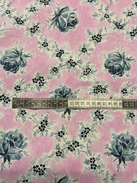 Designers Guild - Wild Rose Orchid - 100% Cotton - 142cm