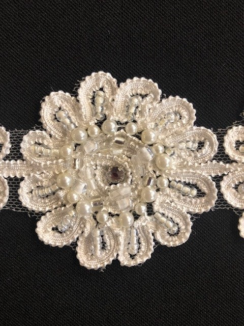Ivory Daisy Trim with Pearl & Bead