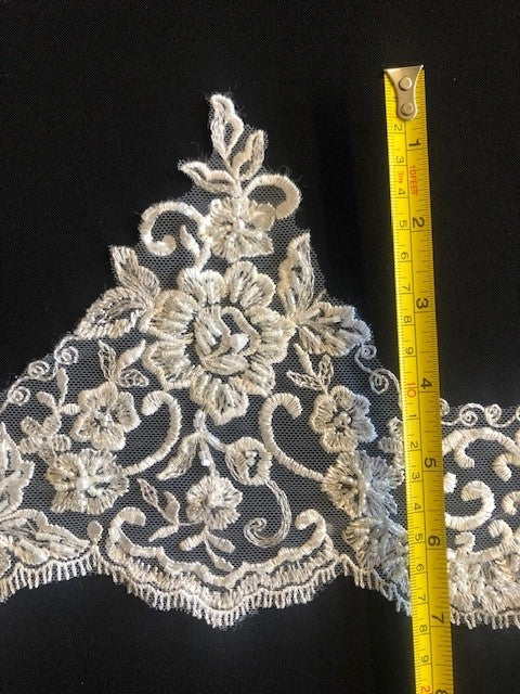 Ivory Scalloped Beaded & Sequined Trim with Lurex Detail, 18cm Wide