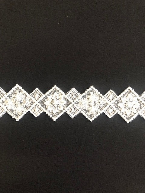 Ivory Beaded Diamond Shaped Edging 8cm Wide