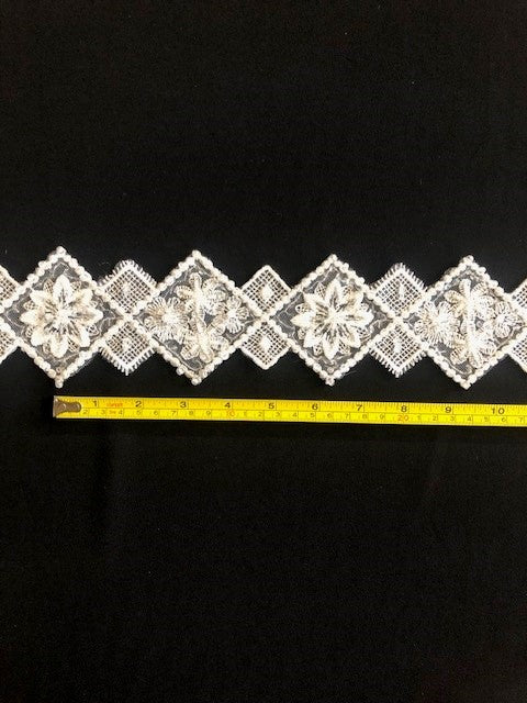 Ivory Beaded Diamond Shaped Edging 8cm Wide