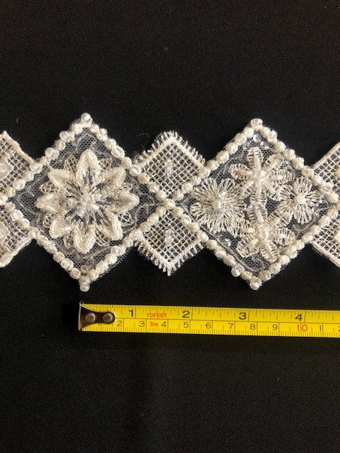 Ivory Beaded Diamond Shaped Edging 8cm Wide
