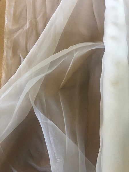 Ivory Matt Organza. 70g/m2, 100% Polyester. Roll Size: 4.4m