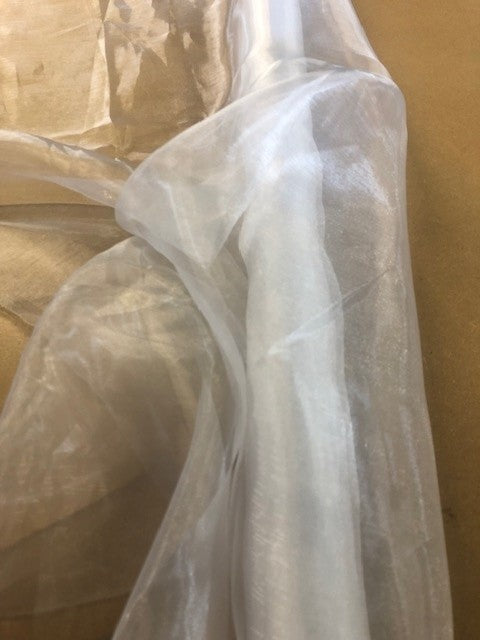 White Shimmer Organza. 30g/m2, 100% Polyester. Roll Size: 3m