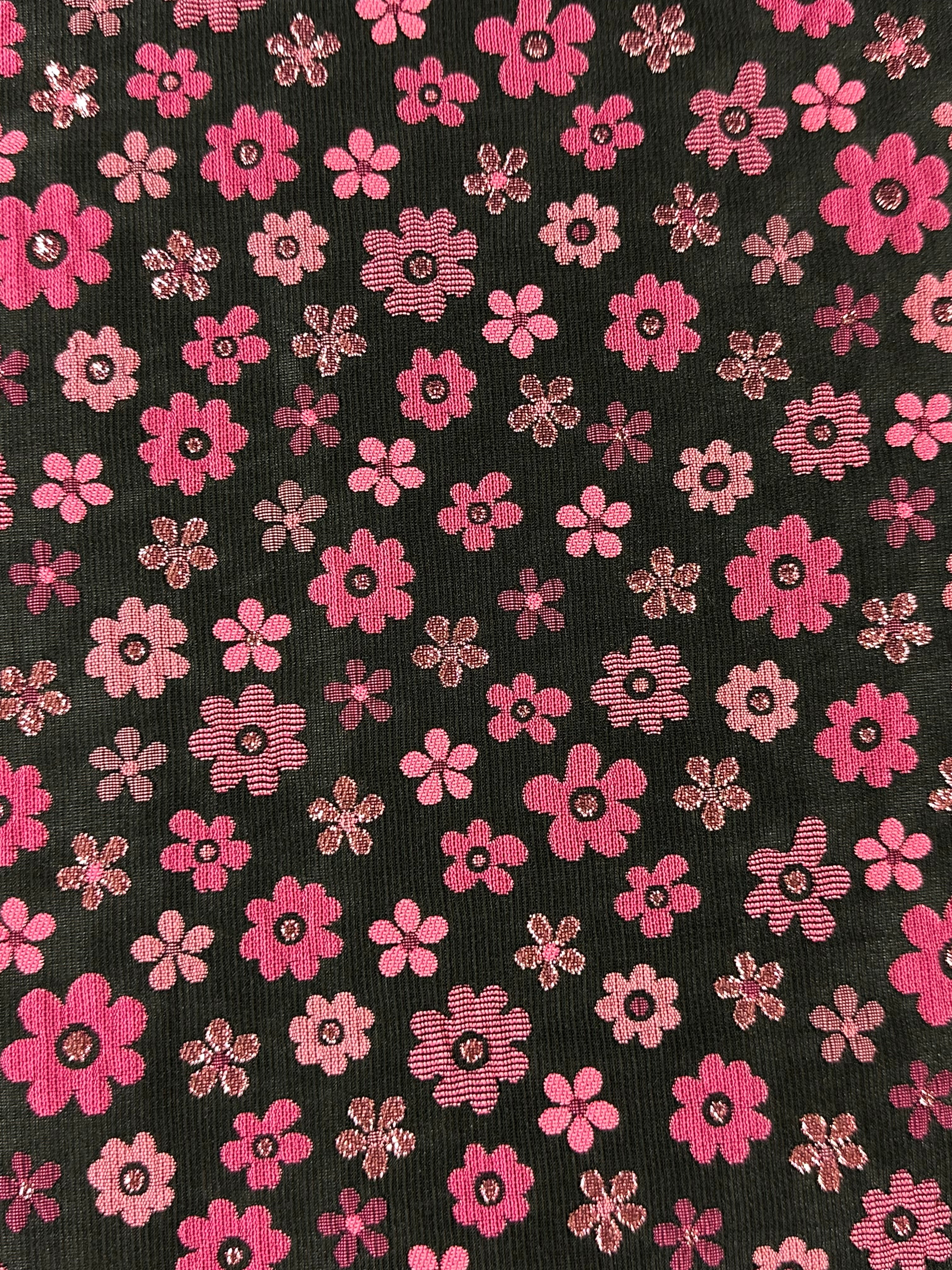 Contemporary Floral Fabric – Pink 76% Polyester, 15% Cotton, 9% Metallic – 148 cm Wide
