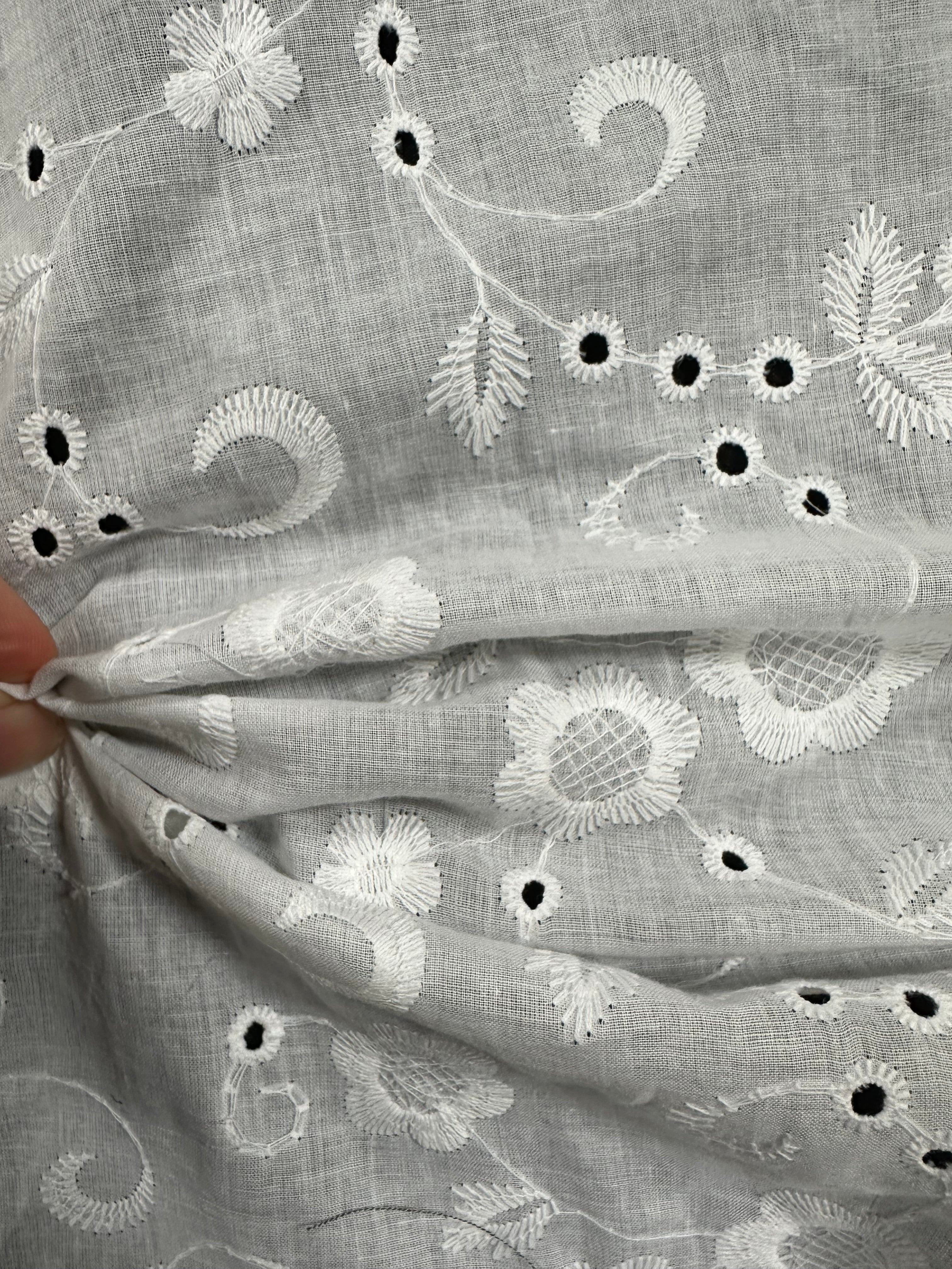 White 100% Cotton Broderie Anglais – 140cm Wide Dressmaking Fabric