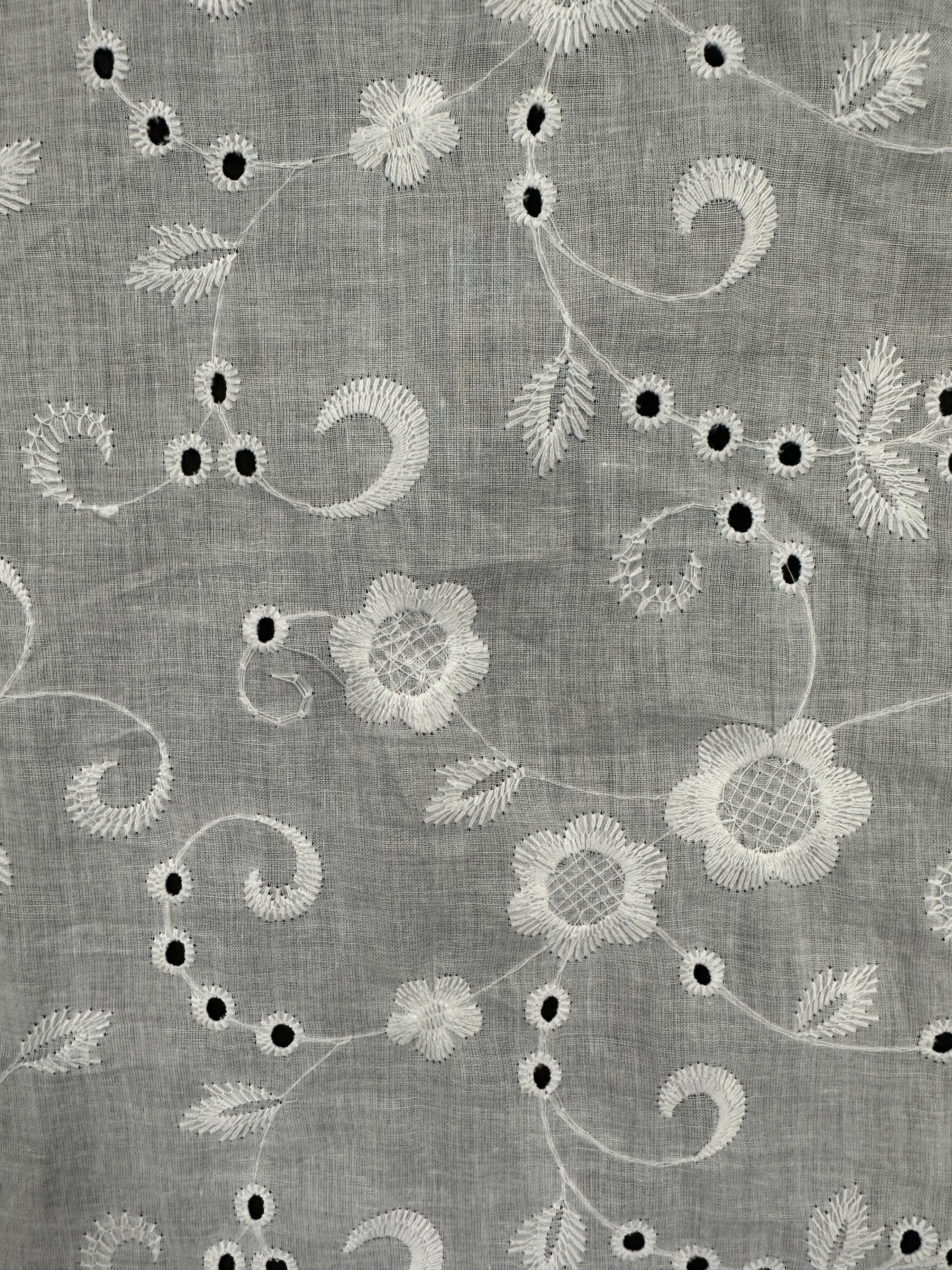 White 100% Cotton Broderie Anglais – 140cm Wide Dressmaking Fabric