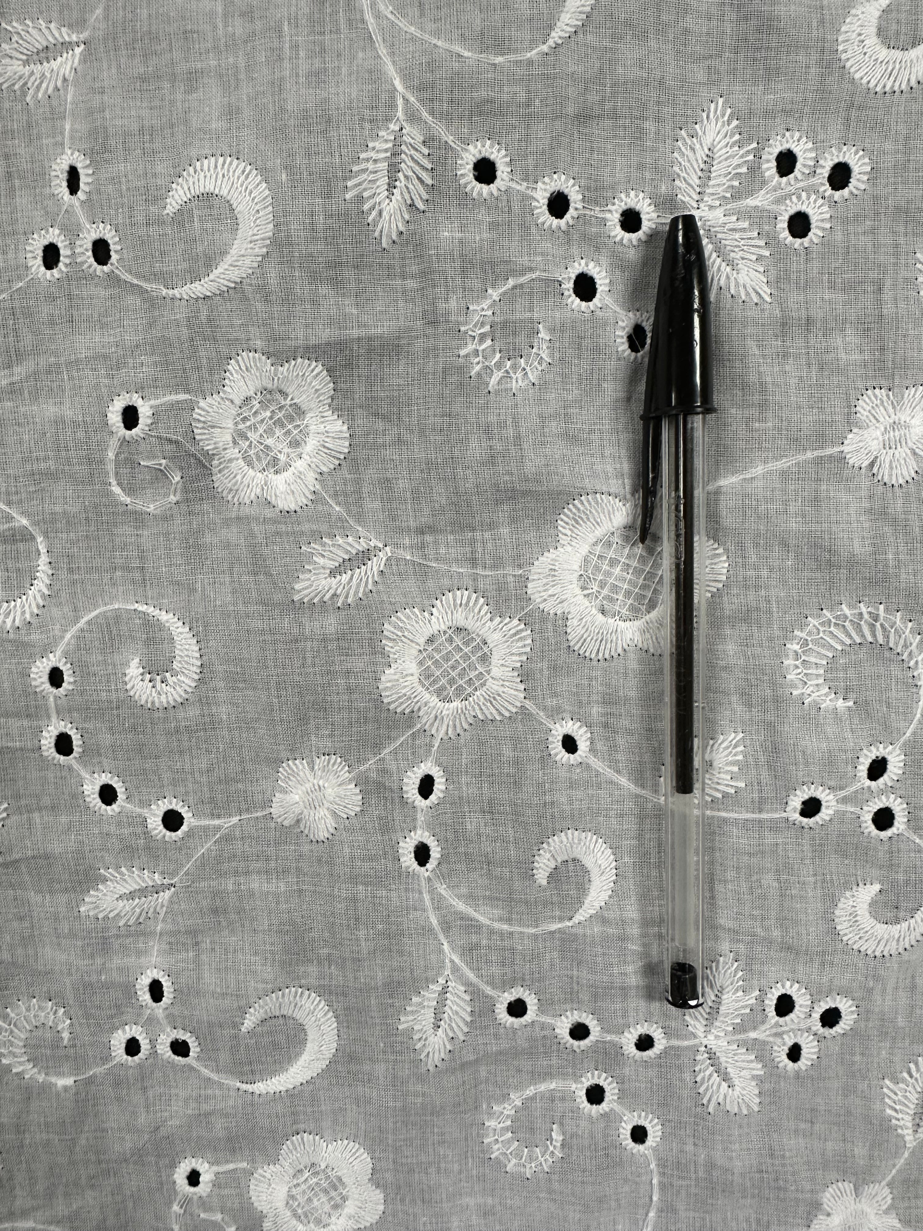 White 100% Cotton Broderie Anglais – 140cm Wide Dressmaking Fabric