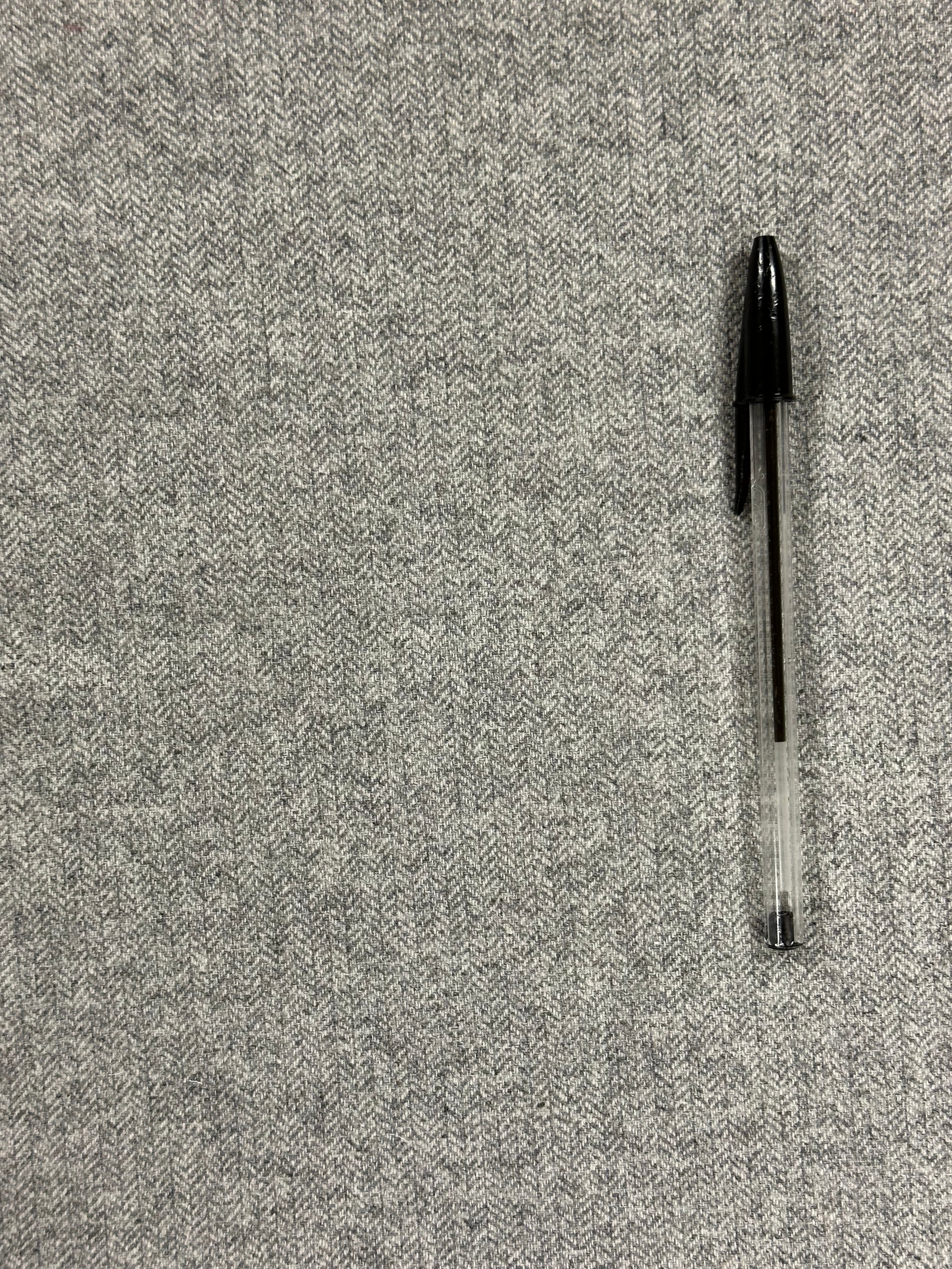 Light Grey Polyester & Wool Suiting Fabric – 65/35 Blend