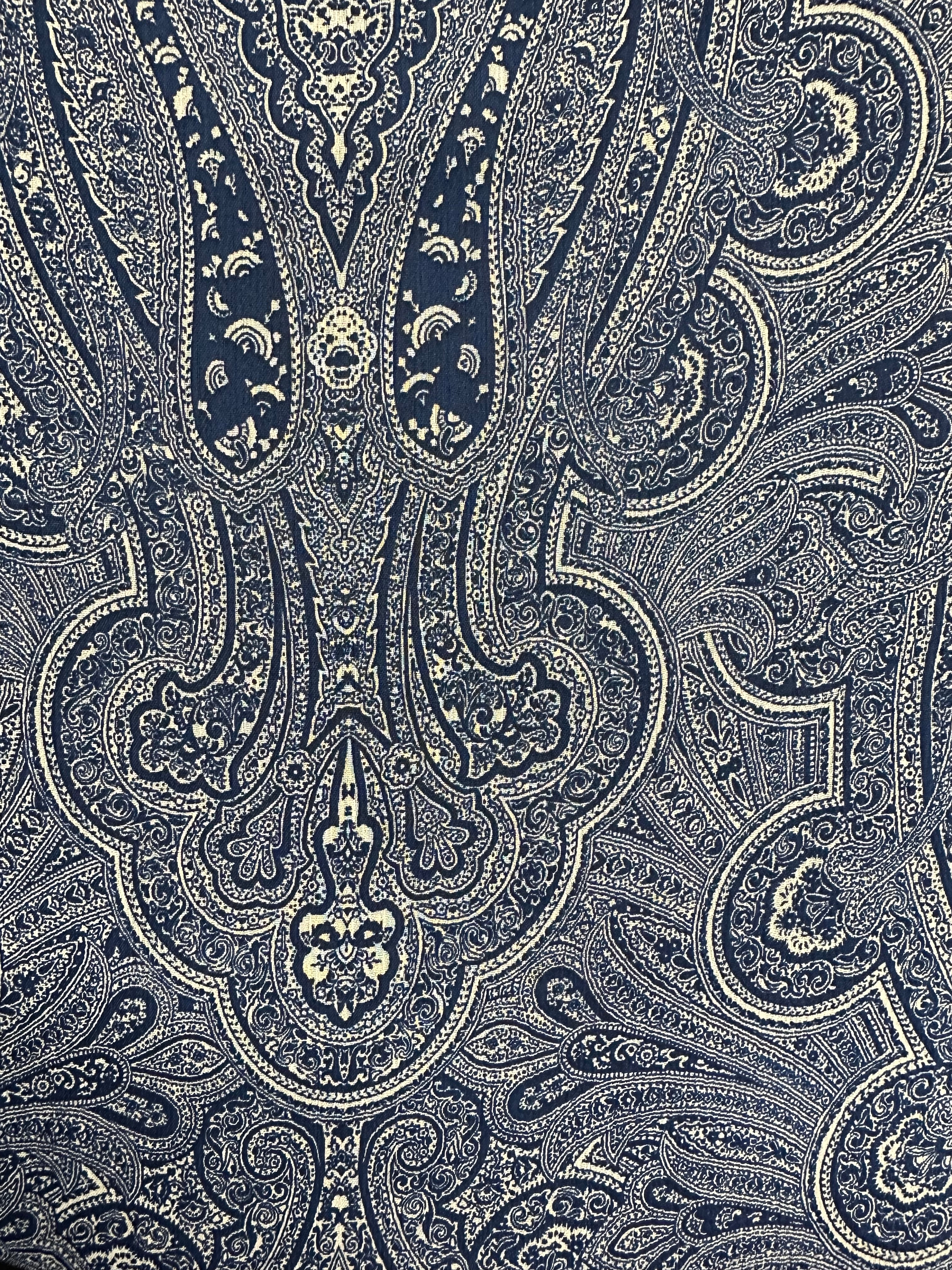 Blue & White Cotton Fabric – 140cm Wide, Elegant Classic Design