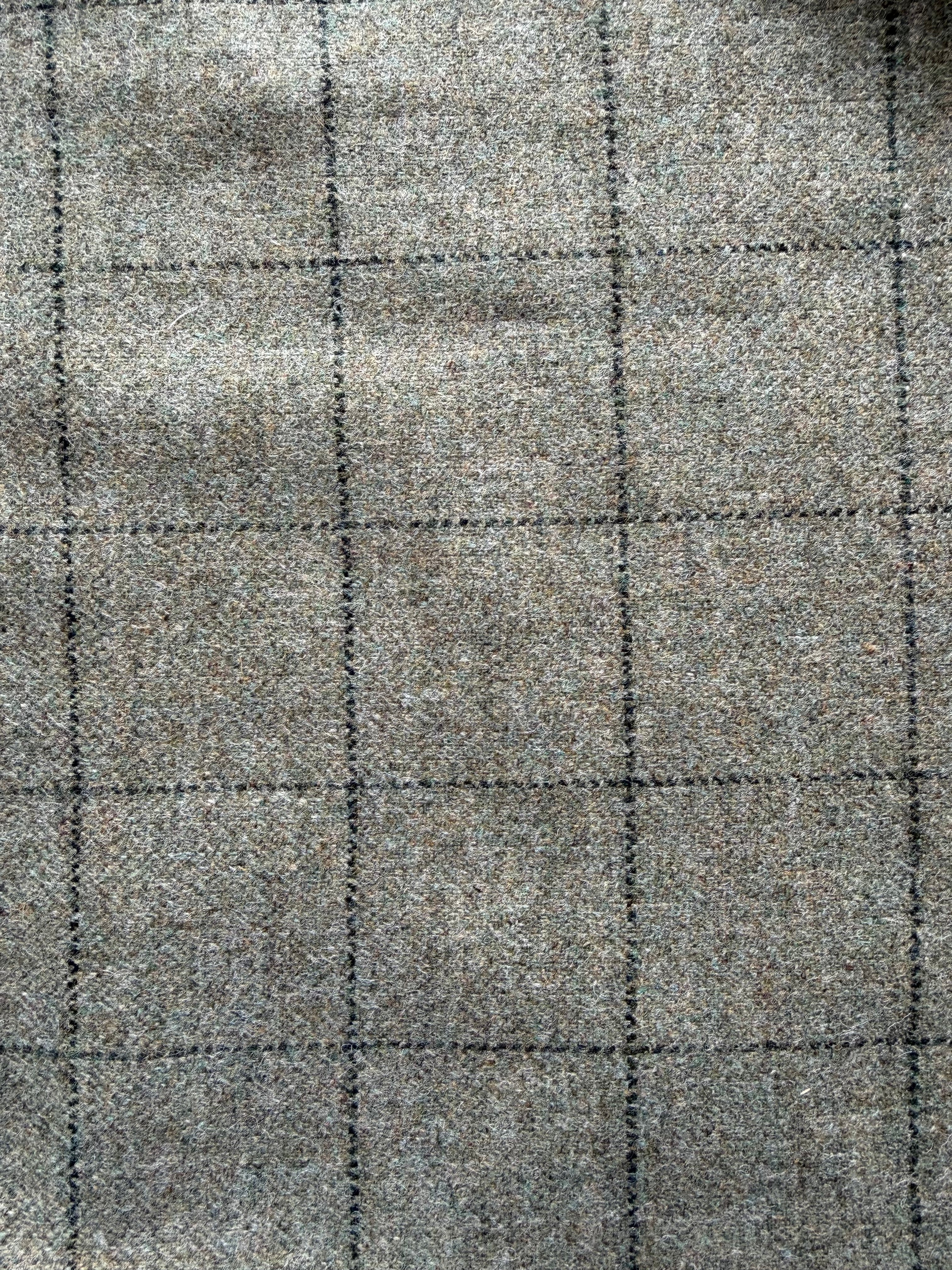 Green Lattice Fabric Wool Tweed Fabric with Scarlet & Green Plaid – 100% Wool Roll Size: 1.1 M