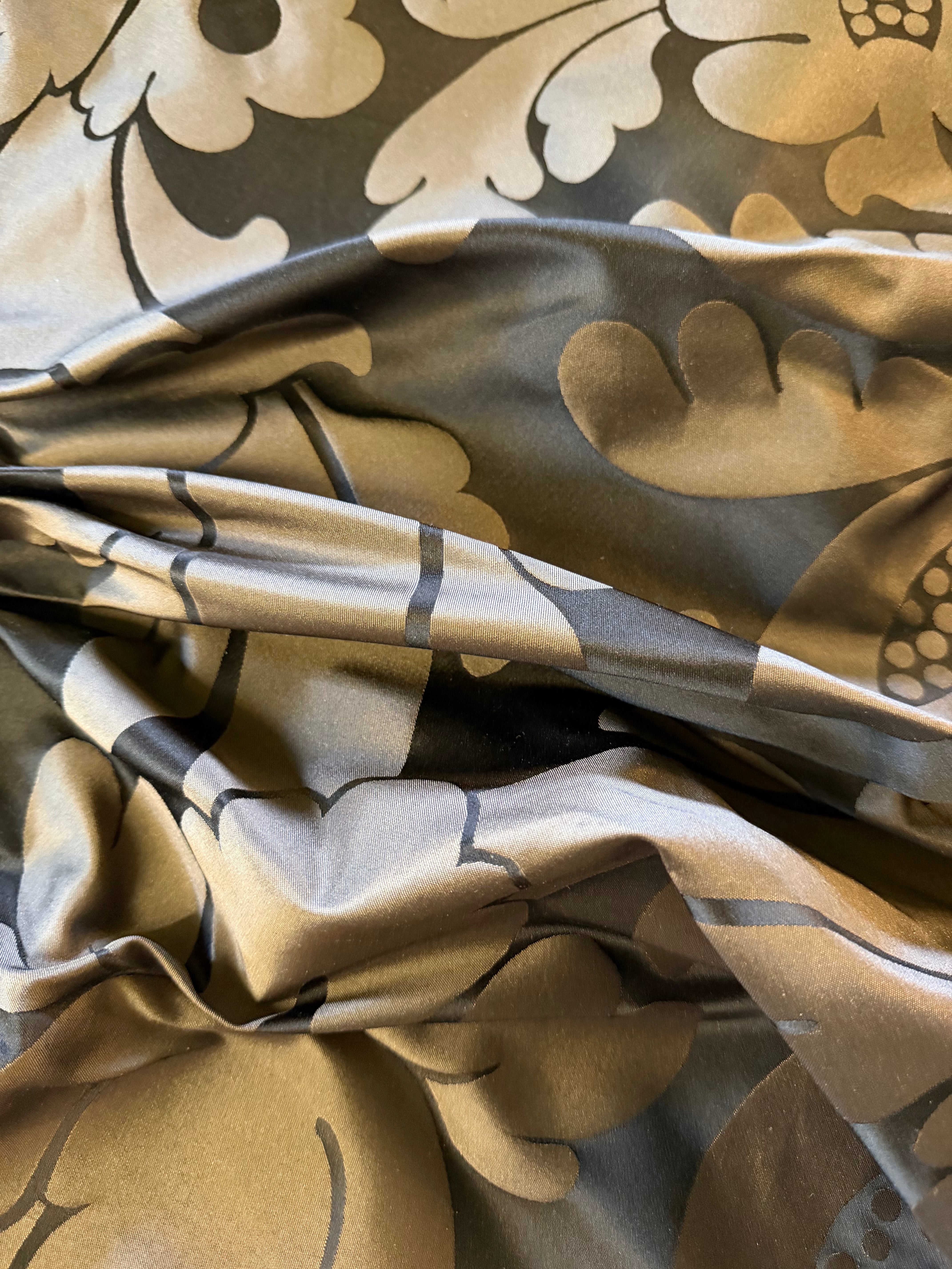 Silk Jacquard Damask Fabric – Buckingham Palace Inspired – 137cm