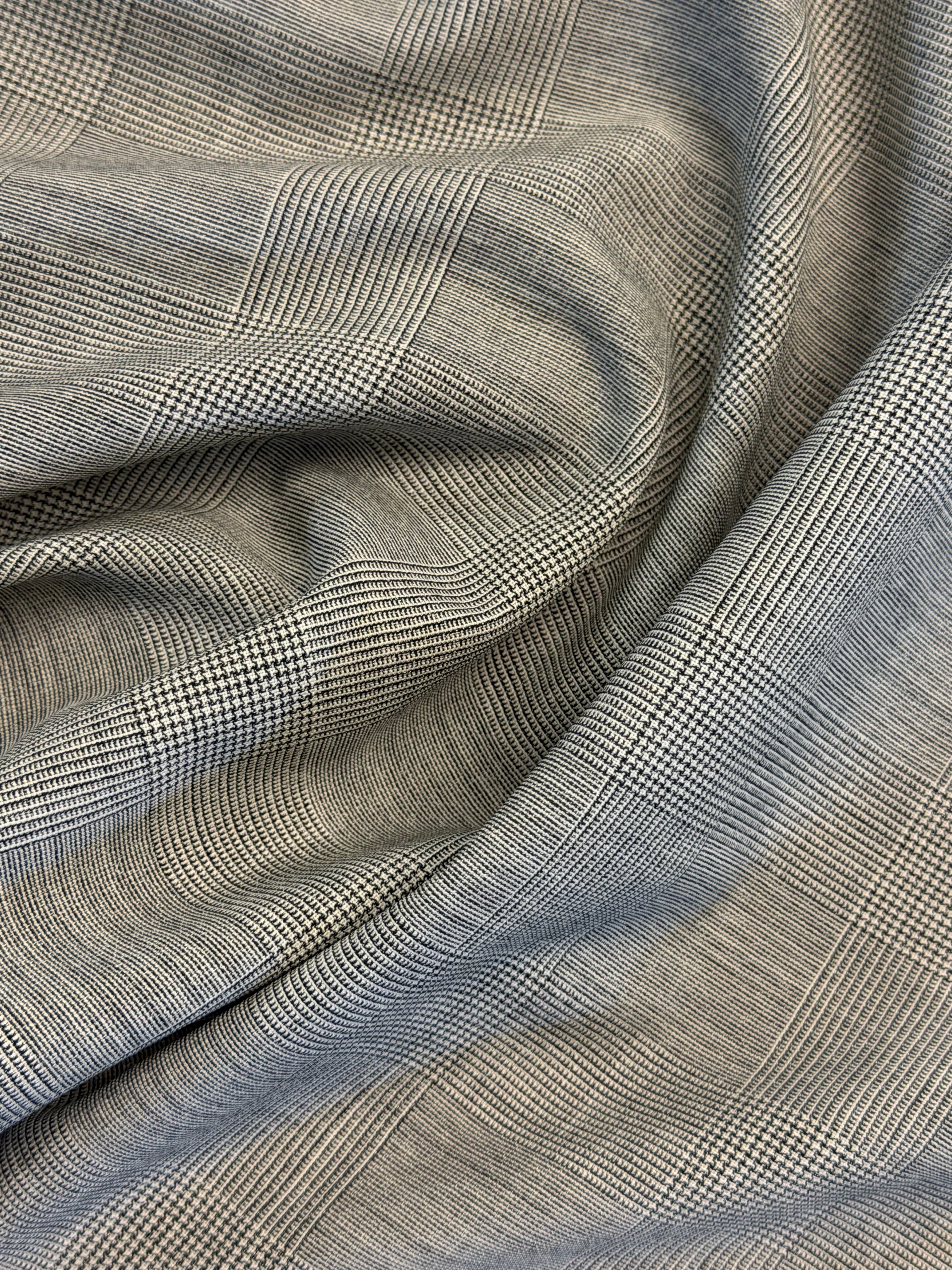 Grey Wool Blend Plaid Suiting Fabric – 89% Wool, 11% Polyamide – 155 cm Wide
