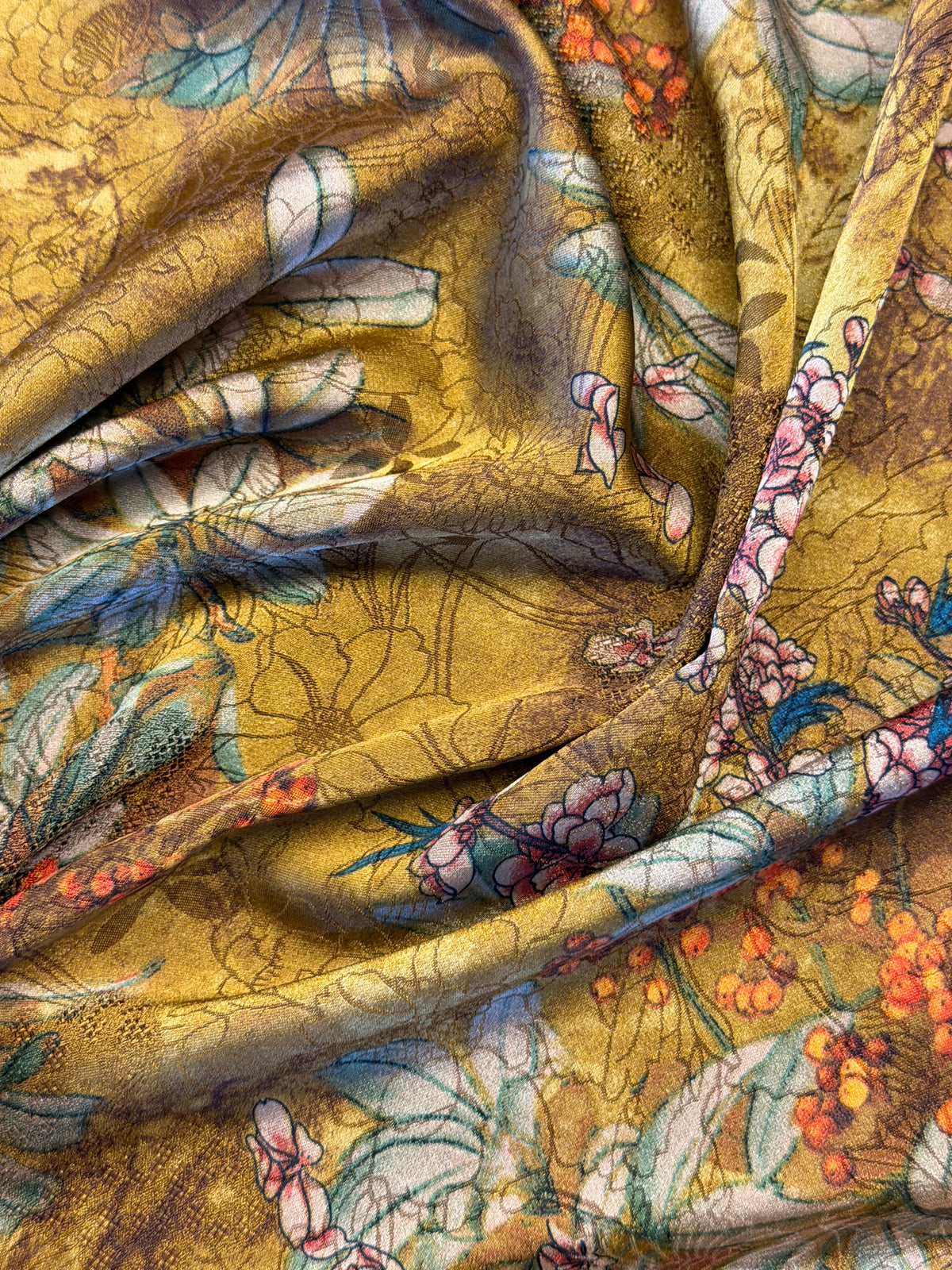 Gold Floral Chinoiserie Satin – 100% Polyester – 145 cm Wide