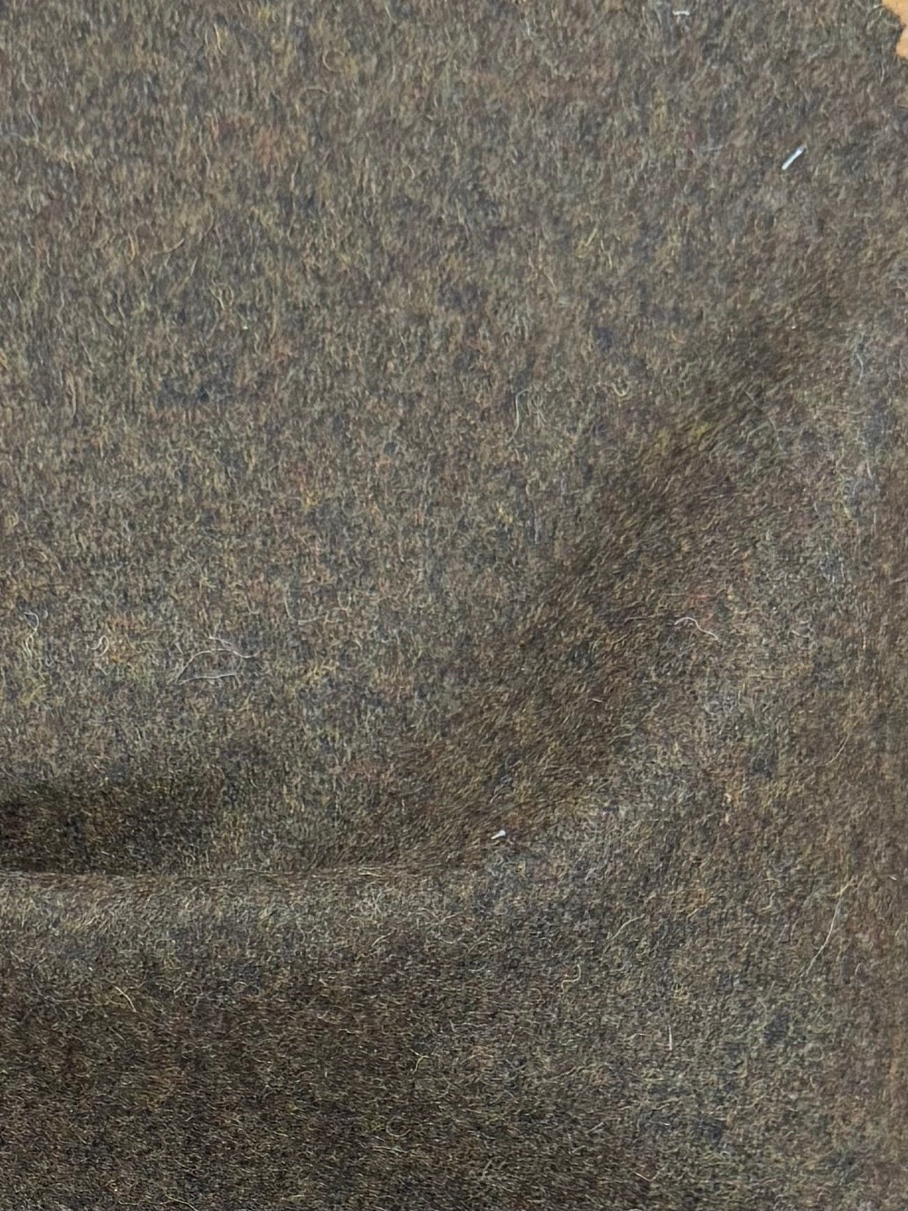 British Earth Brown Wool & Cashmere Suiting Fabric – 80% Wool, 20% Cashmere